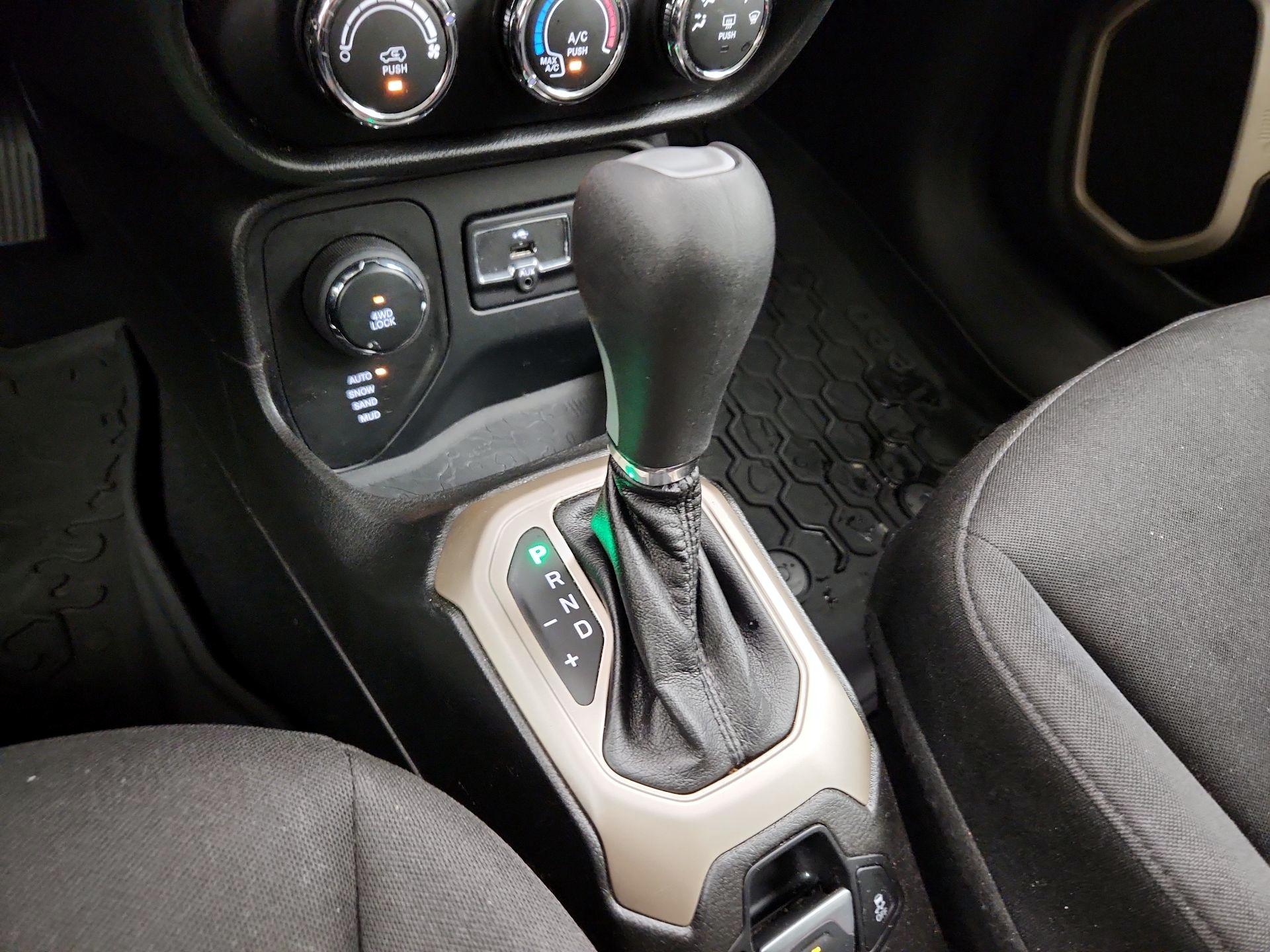 Thumbnail: 2017 Jeep Renegade - 17