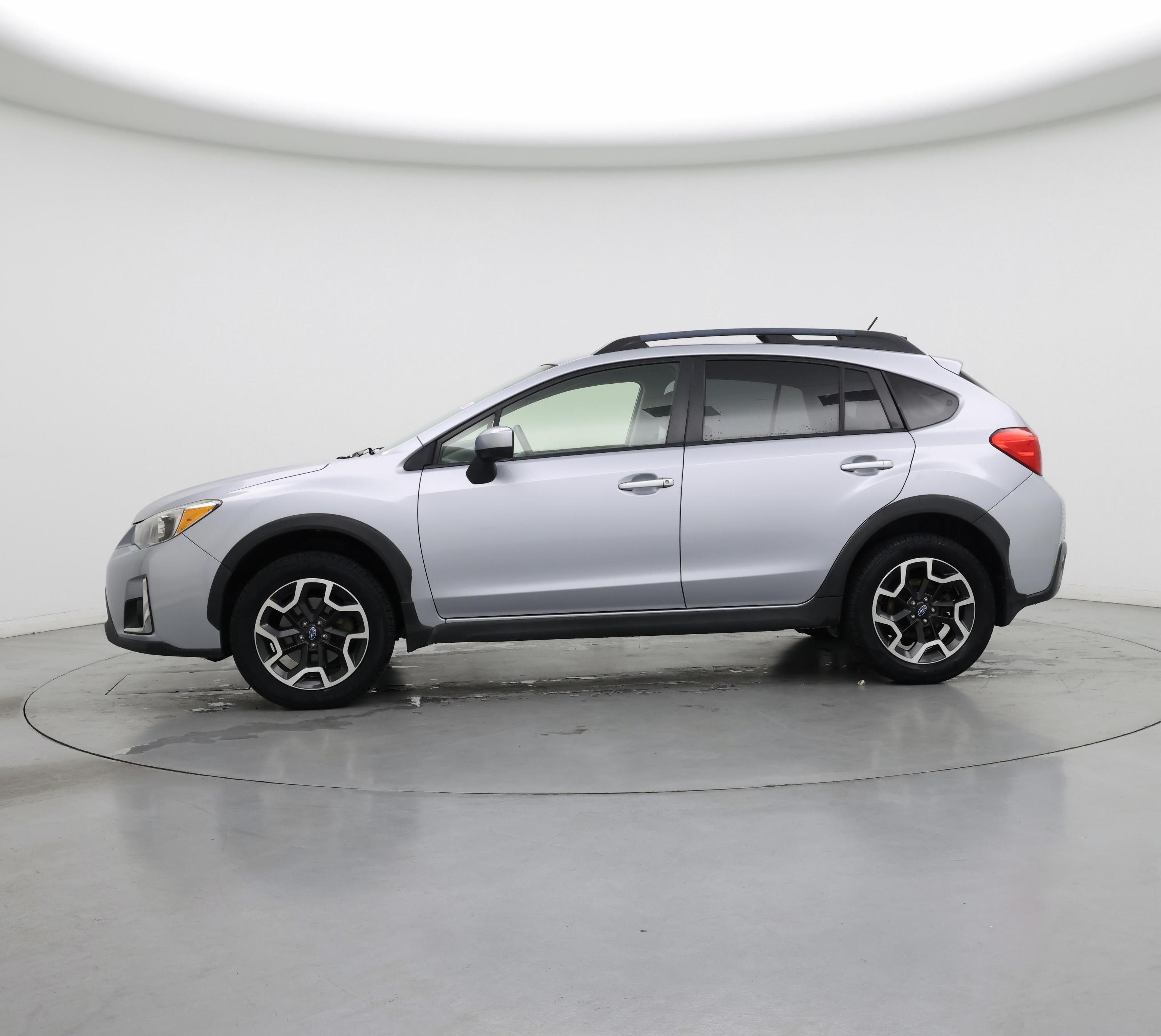 Thumbnail: 2017 Subaru Crosstrek - 3