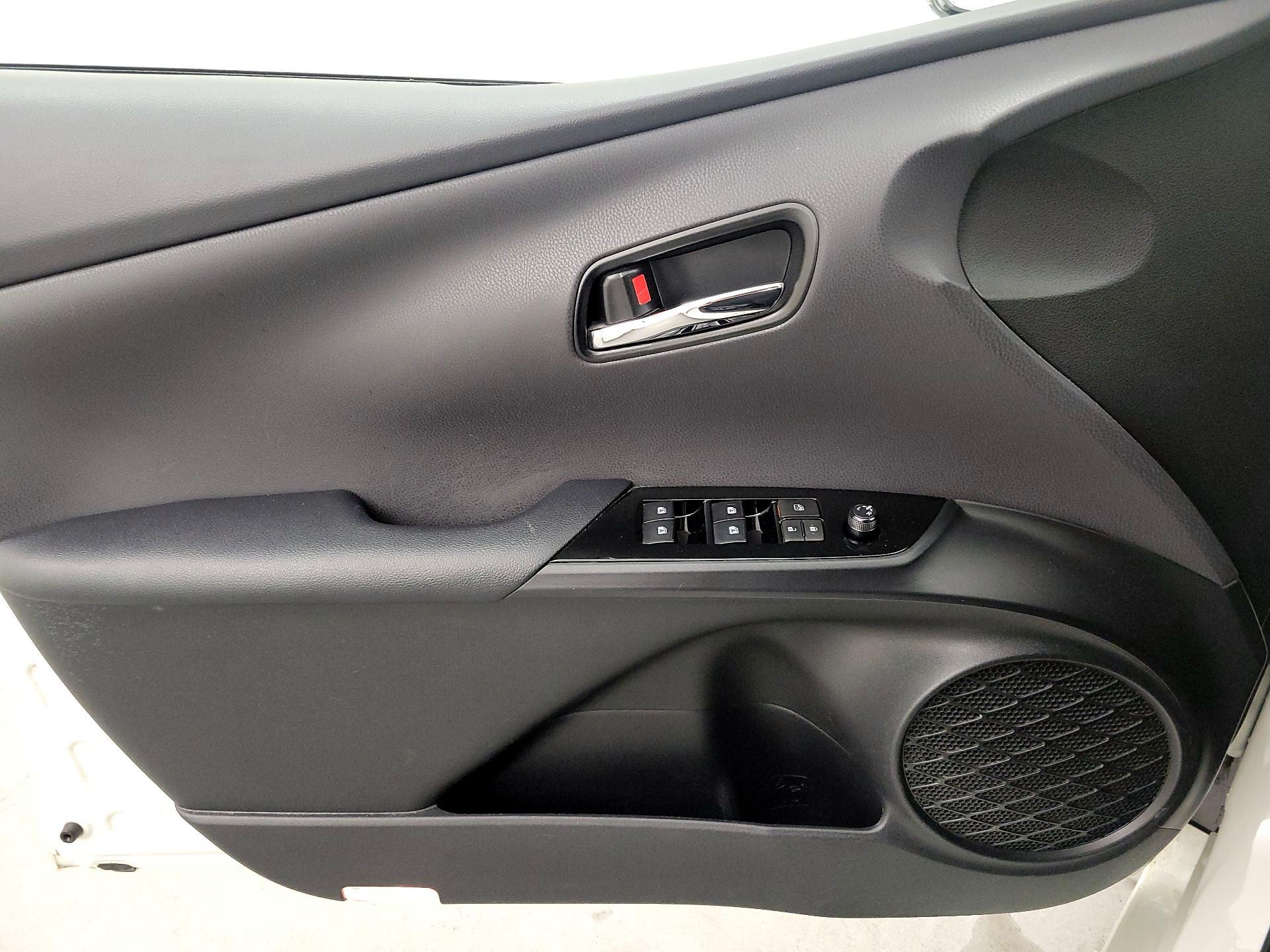 Thumbnail: 2017 Toyota Prius - 12
