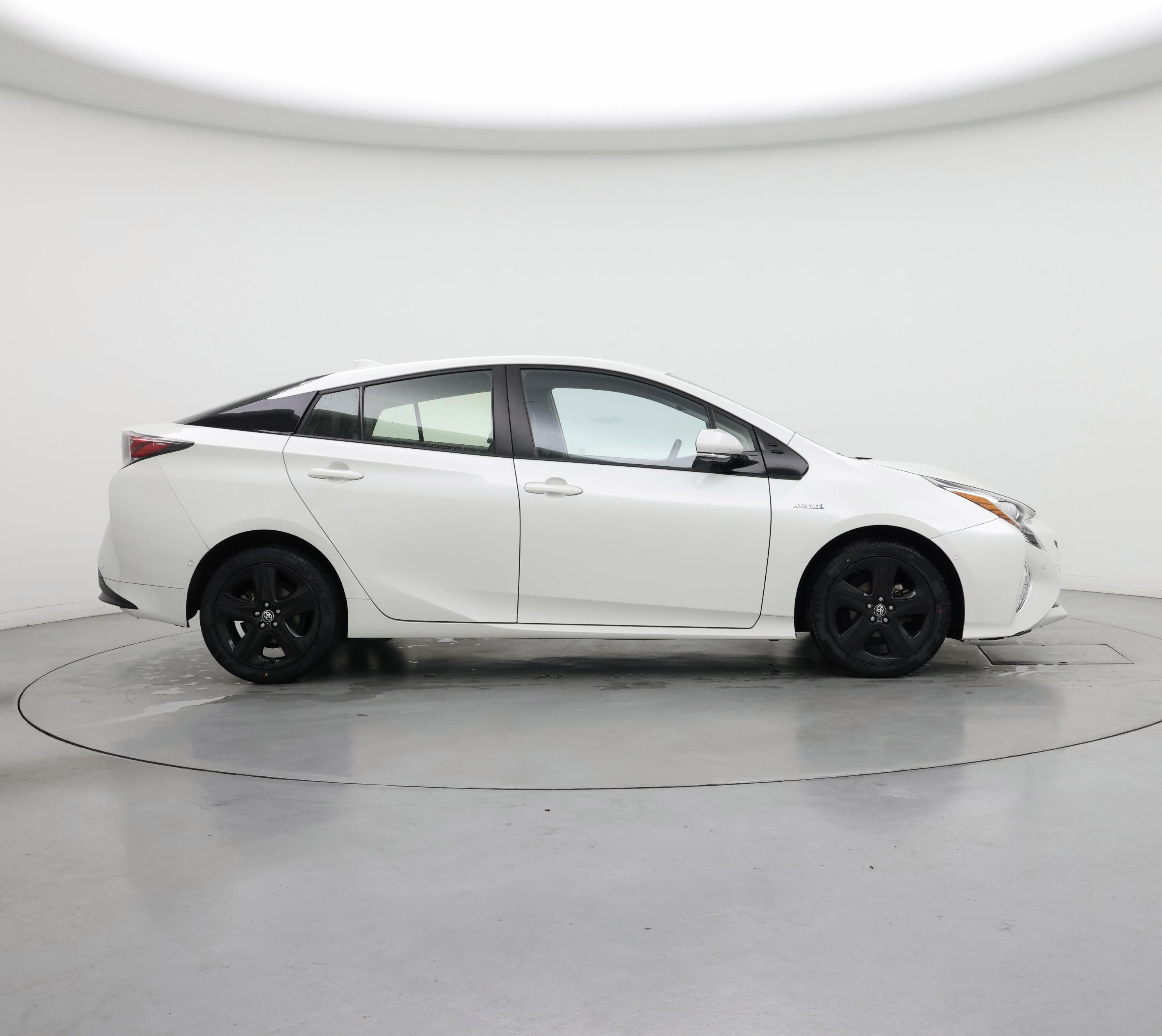 Thumbnail: 2017 Toyota Prius - 7