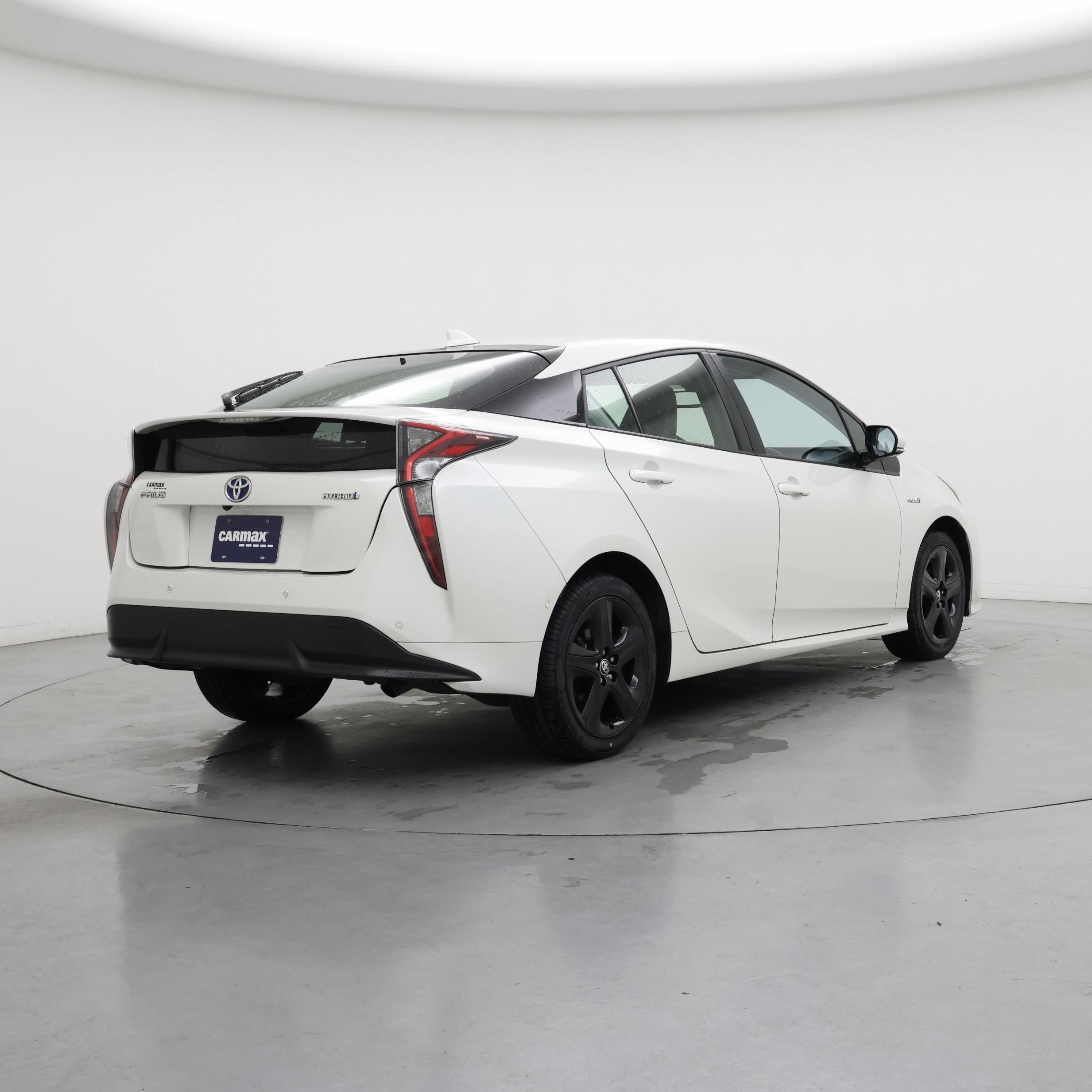 Thumbnail: 2017 Toyota Prius - 8