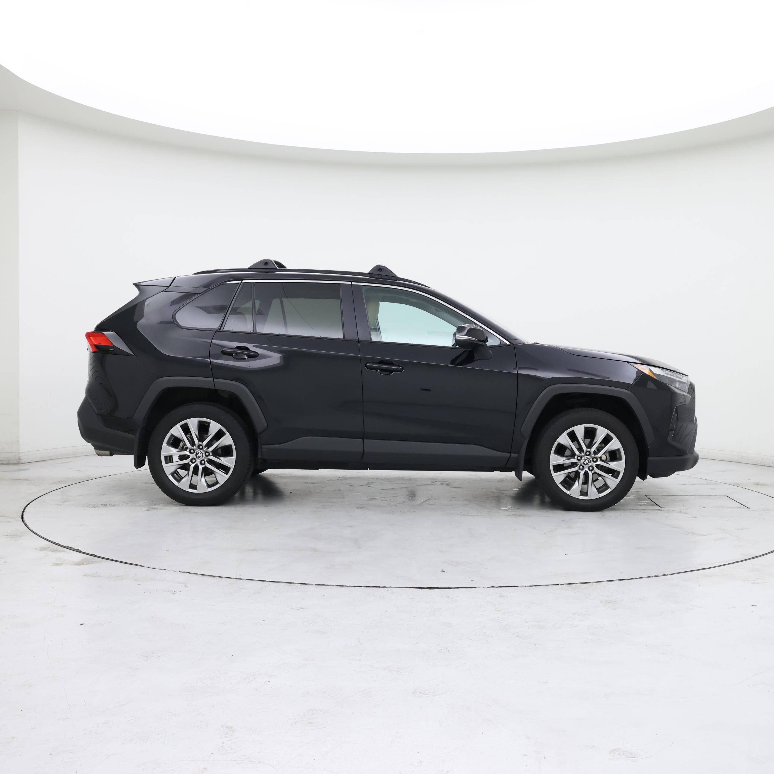 Thumbnail: 2022 Toyota RAV4 - 7