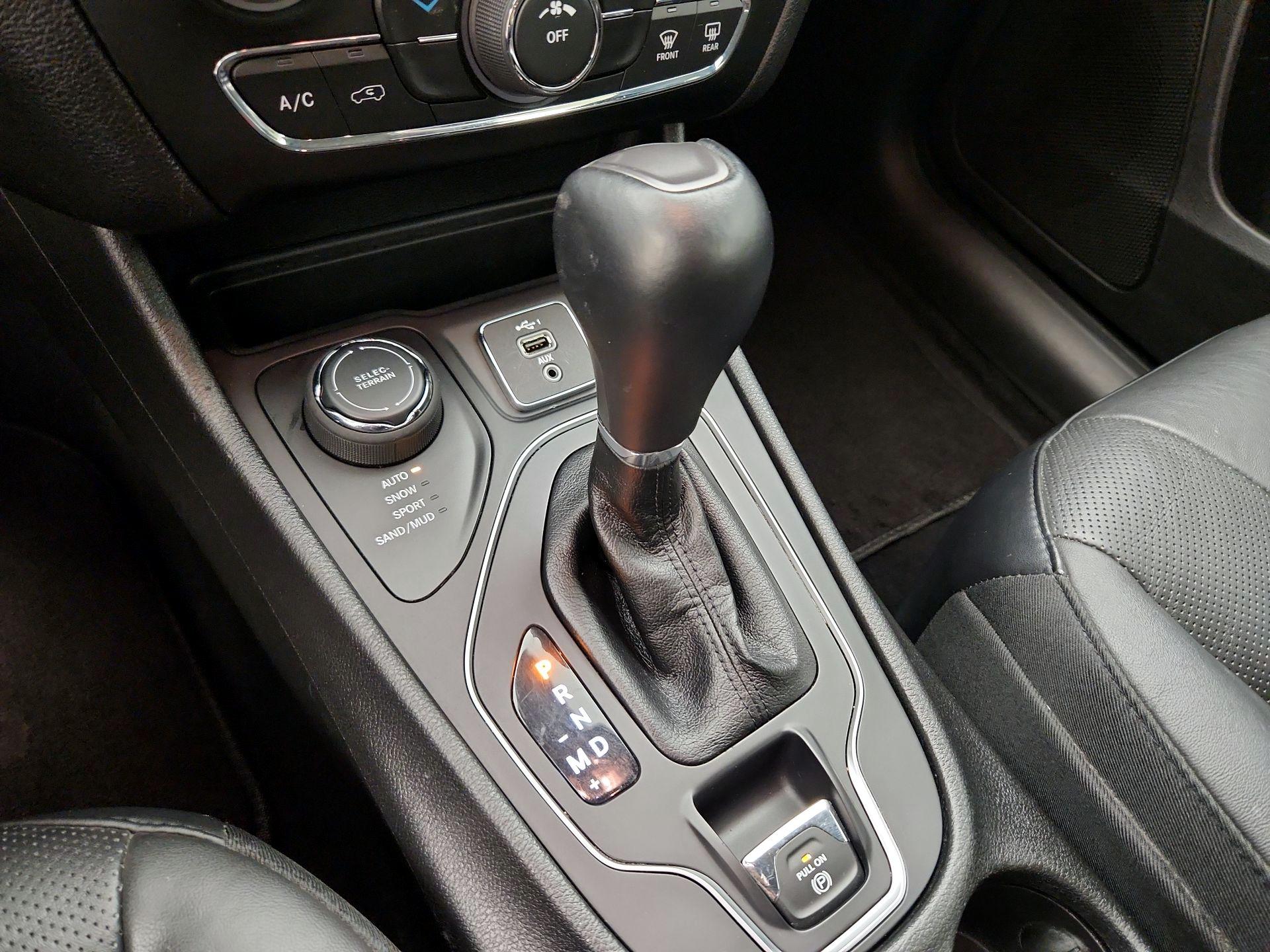 Thumbnail: 2021 Jeep Cherokee - 17