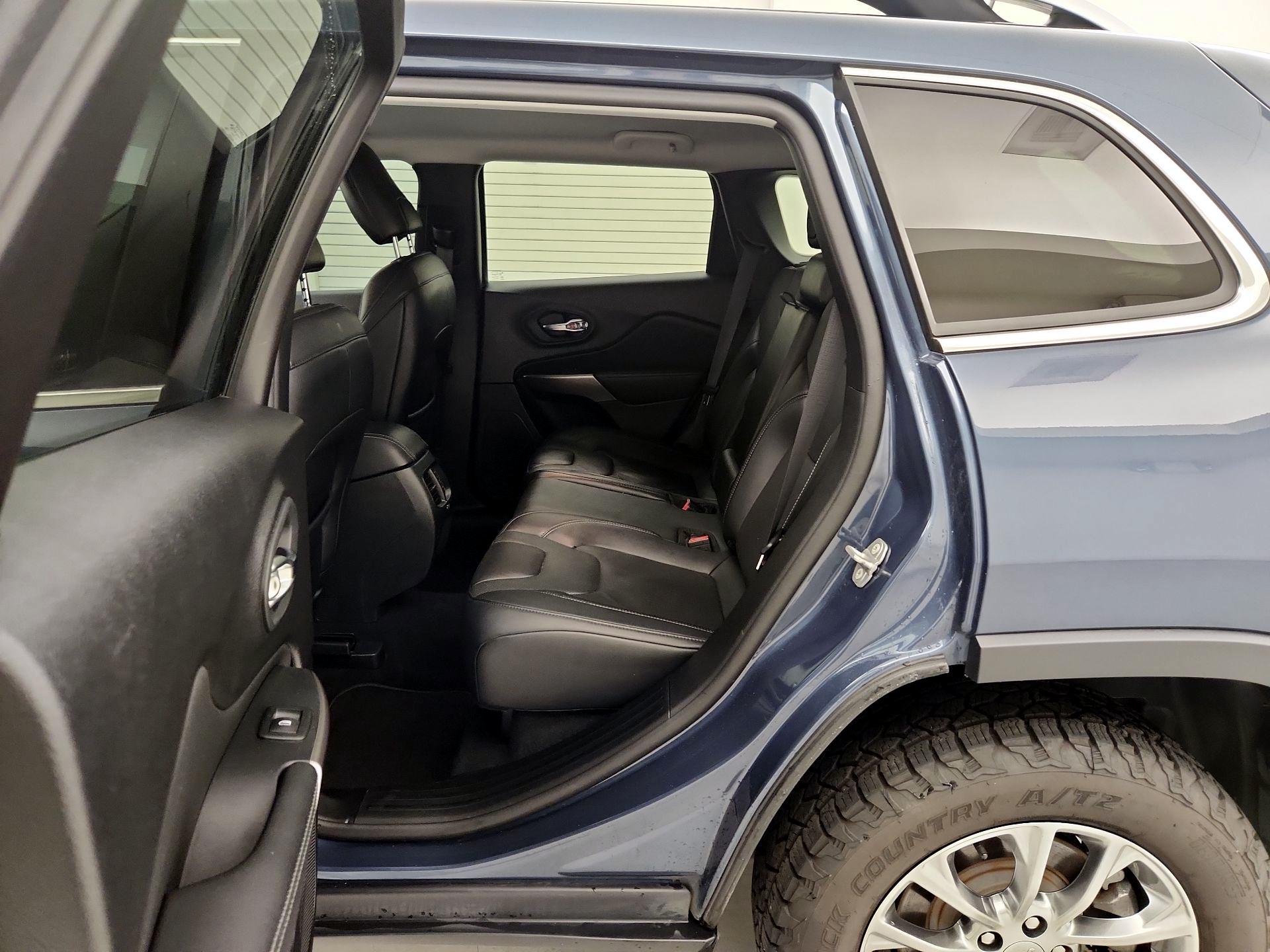 Thumbnail: 2021 Jeep Cherokee - 19