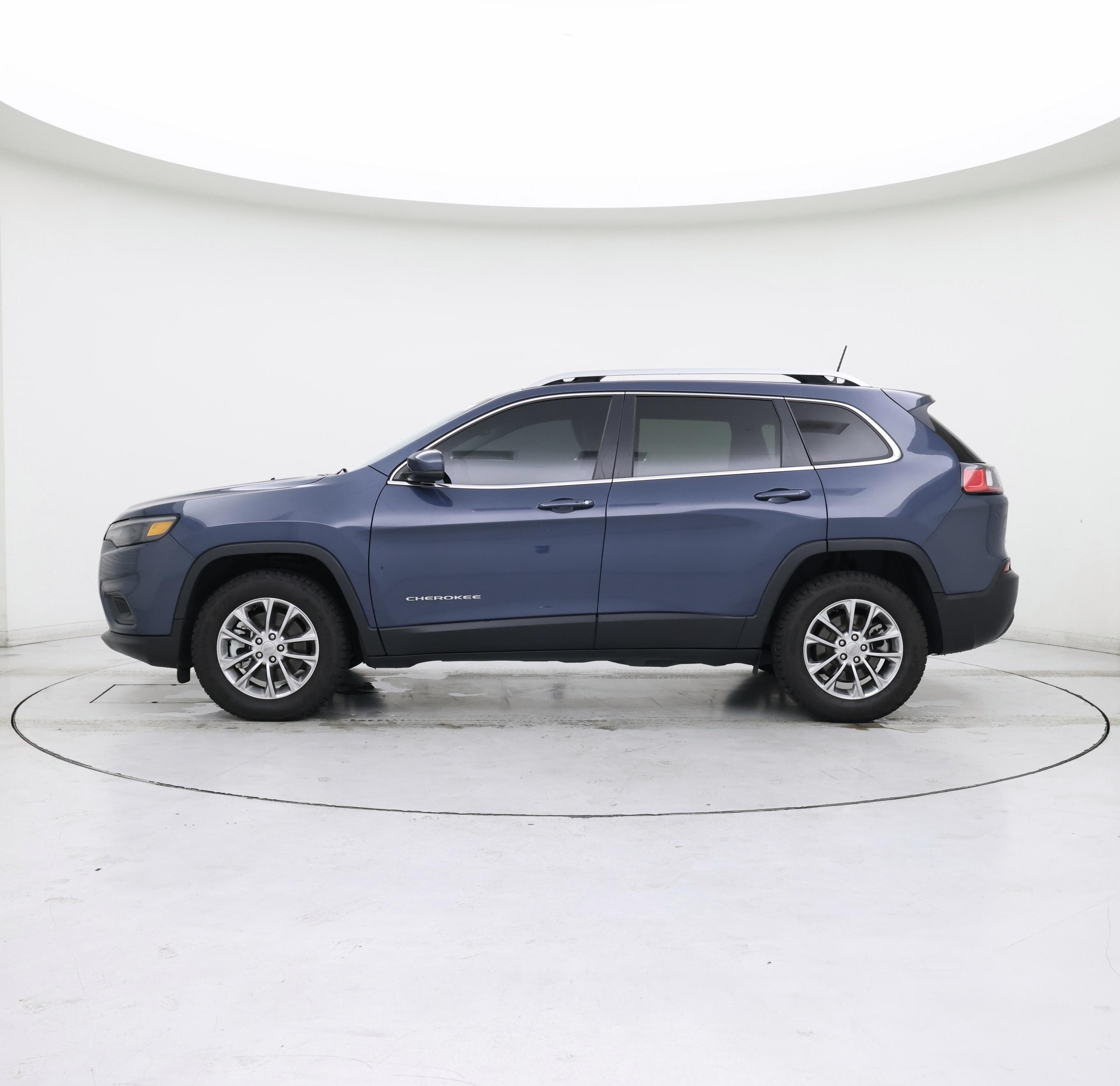 Thumbnail: 2021 Jeep Cherokee - 3