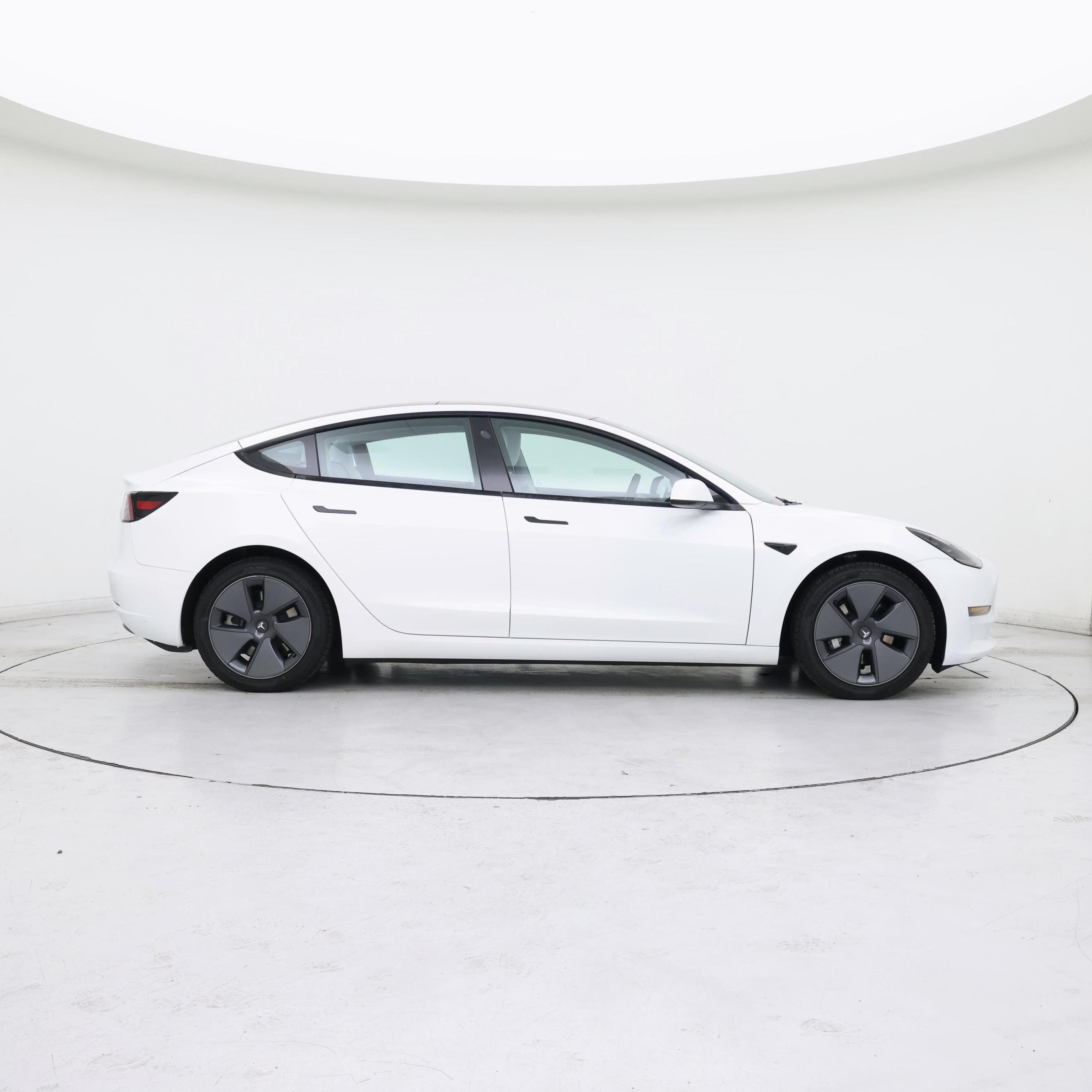 Thumbnail: 2022 Tesla Model 3 - 7