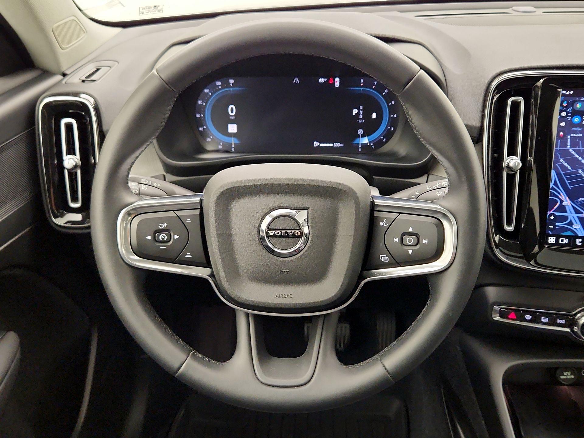 Thumbnail: 2024 Volvo XC40 - 10