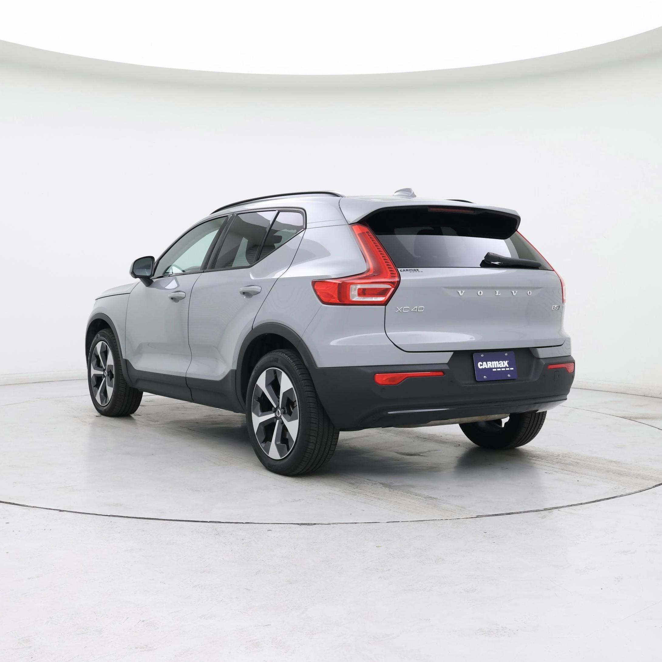 Thumbnail: 2024 Volvo XC40 - 2