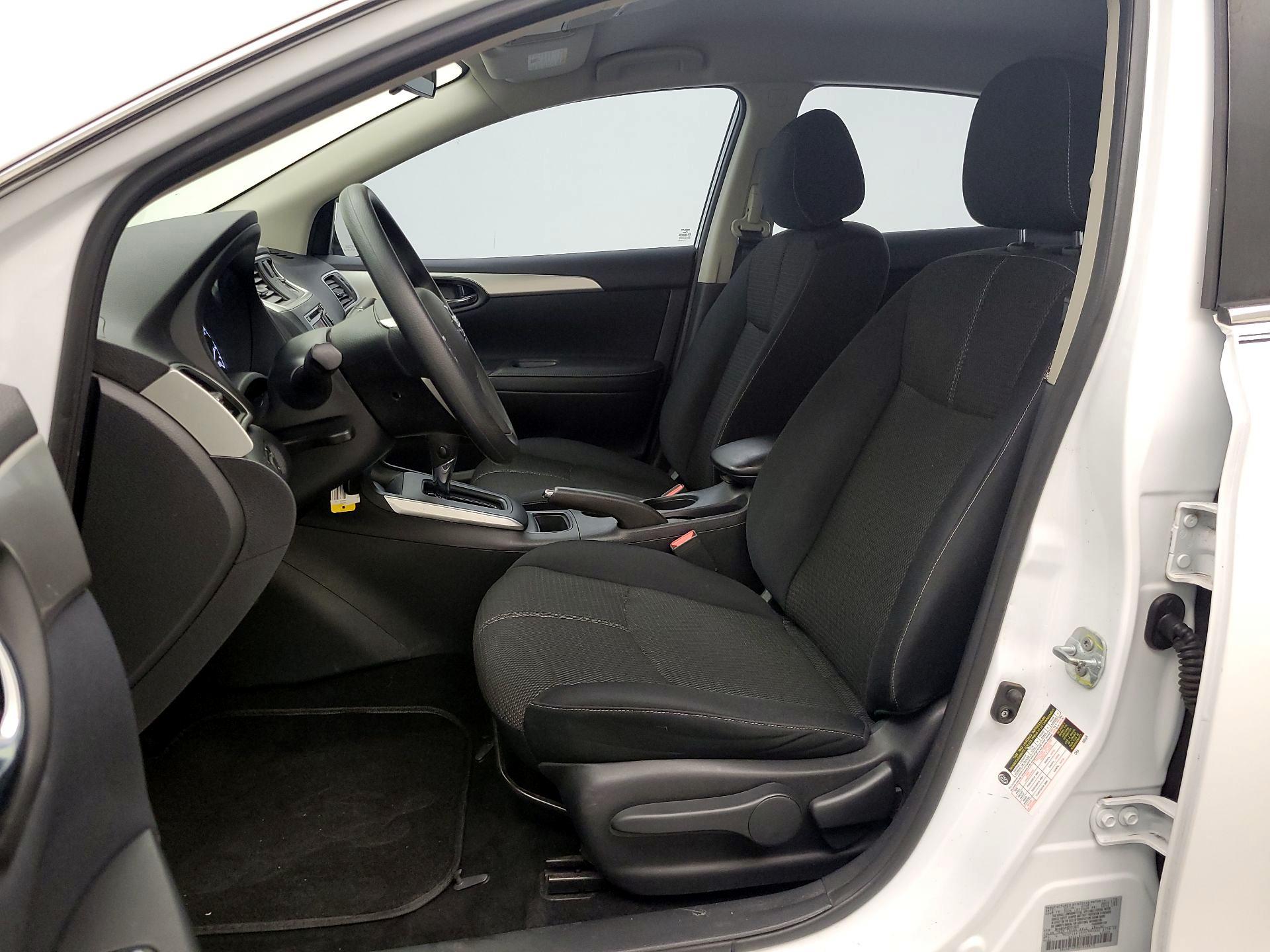 Thumbnail: 2016 Nissan Sentra - 11