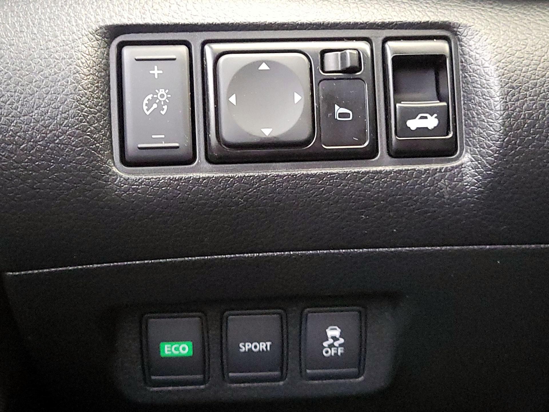 Thumbnail: 2016 Nissan Sentra - 13