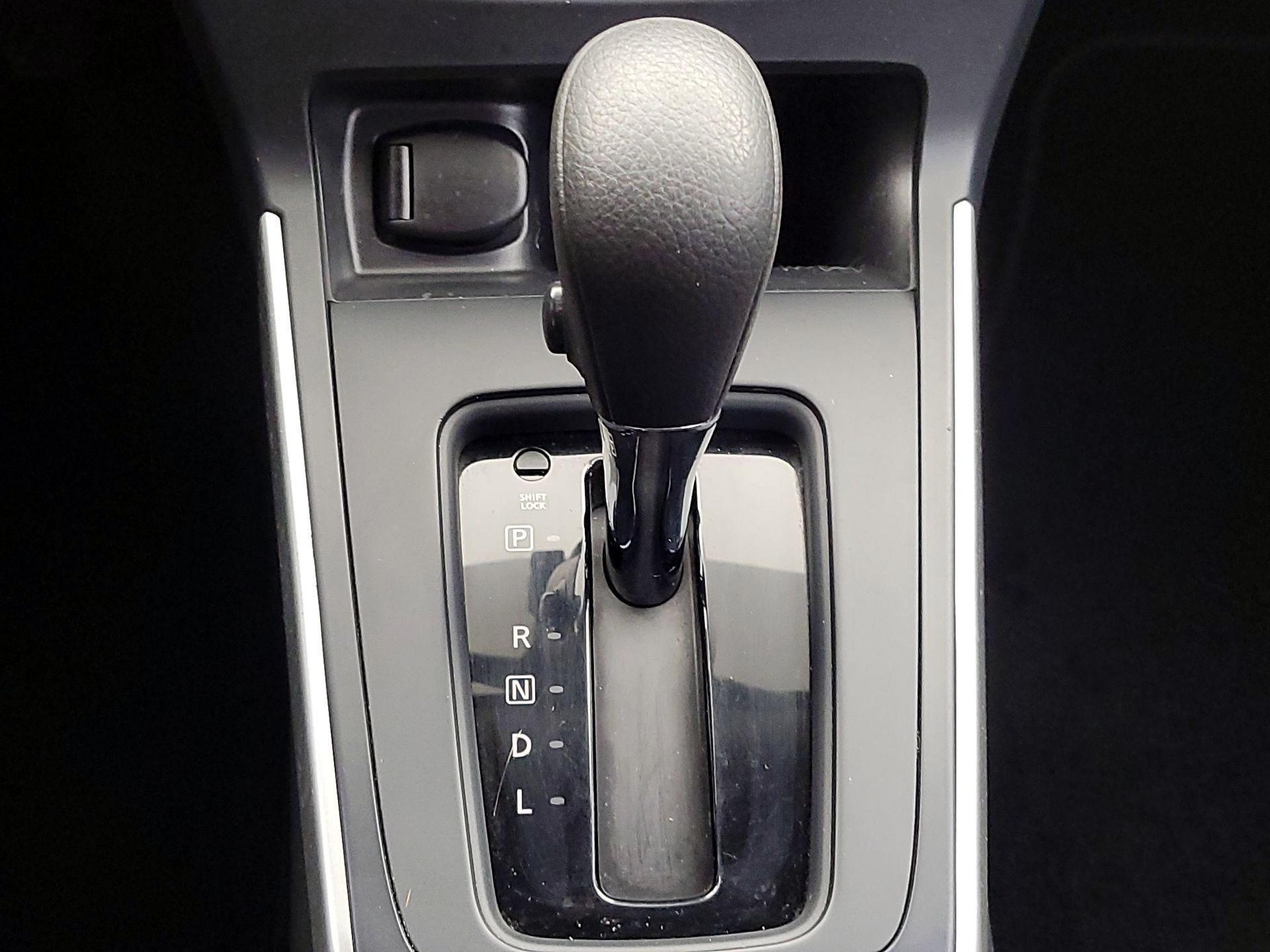 Thumbnail: 2016 Nissan Sentra - 16