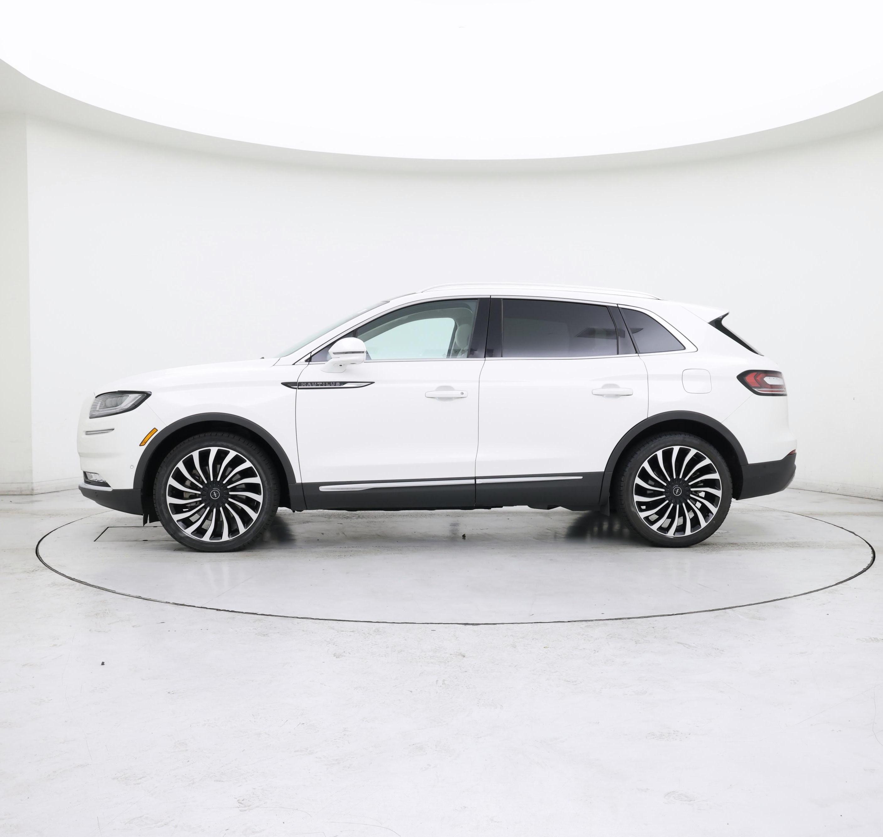 Thumbnail: 2021 Lincoln Nautilus - 3
