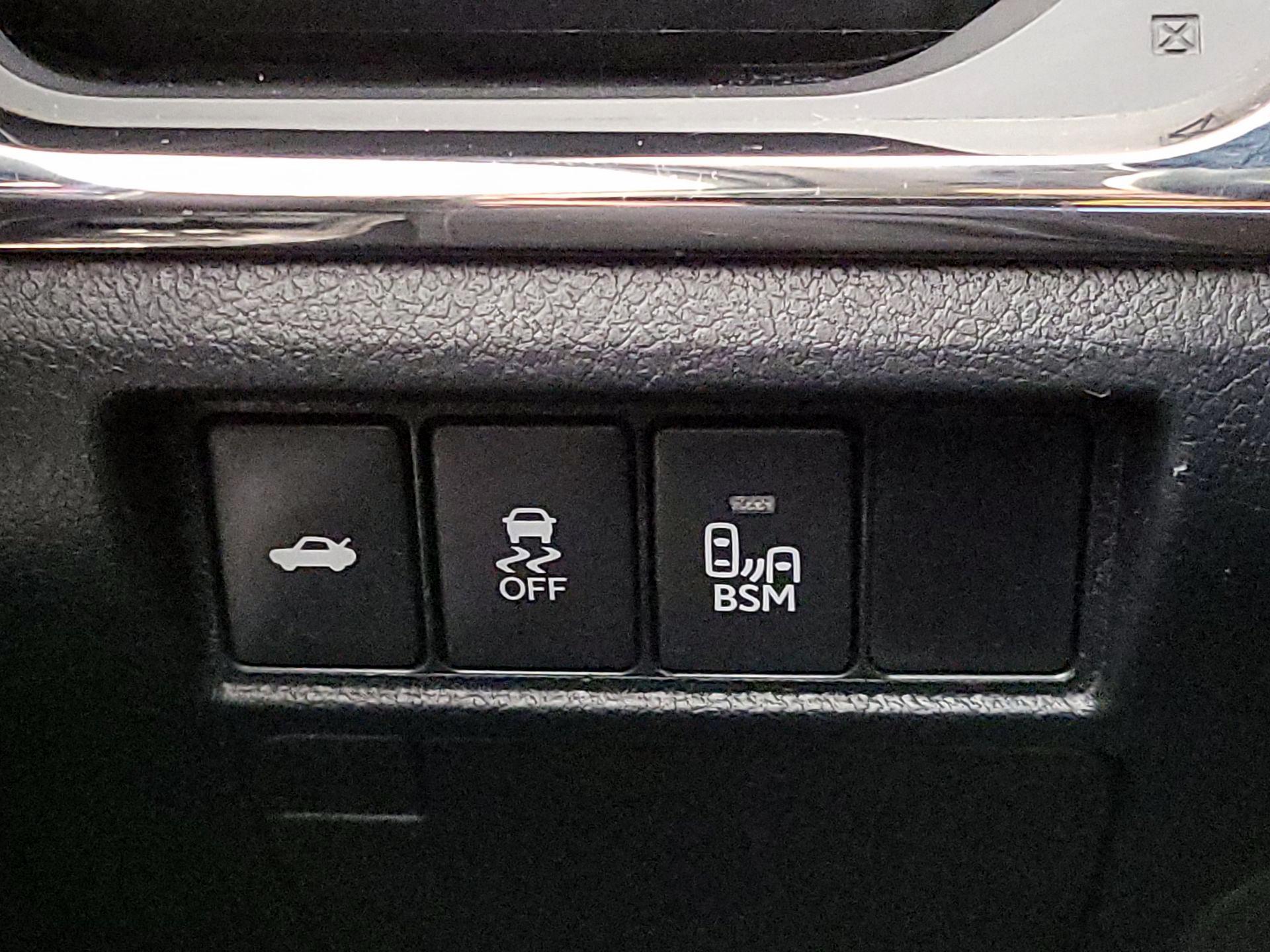 Thumbnail: 2015 Toyota Avalon - 13