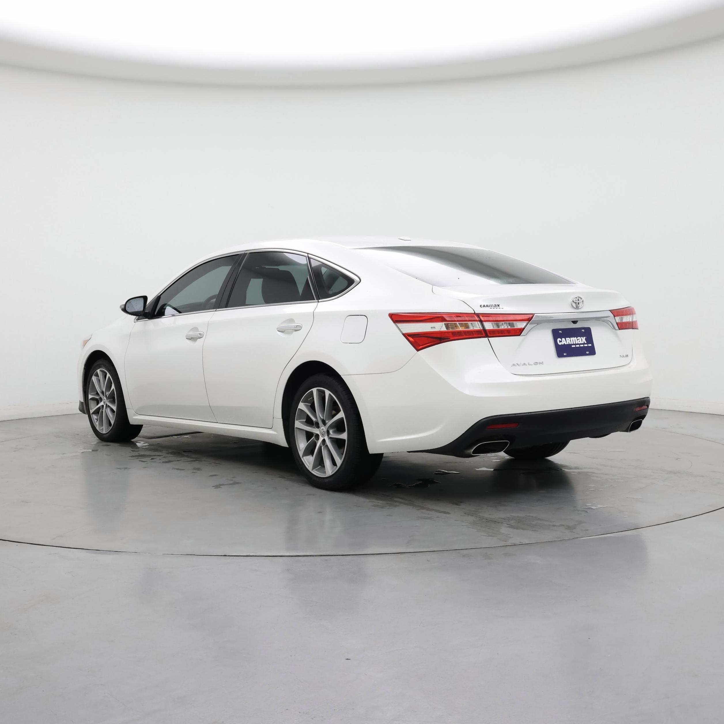 Thumbnail: 2015 Toyota Avalon - 2