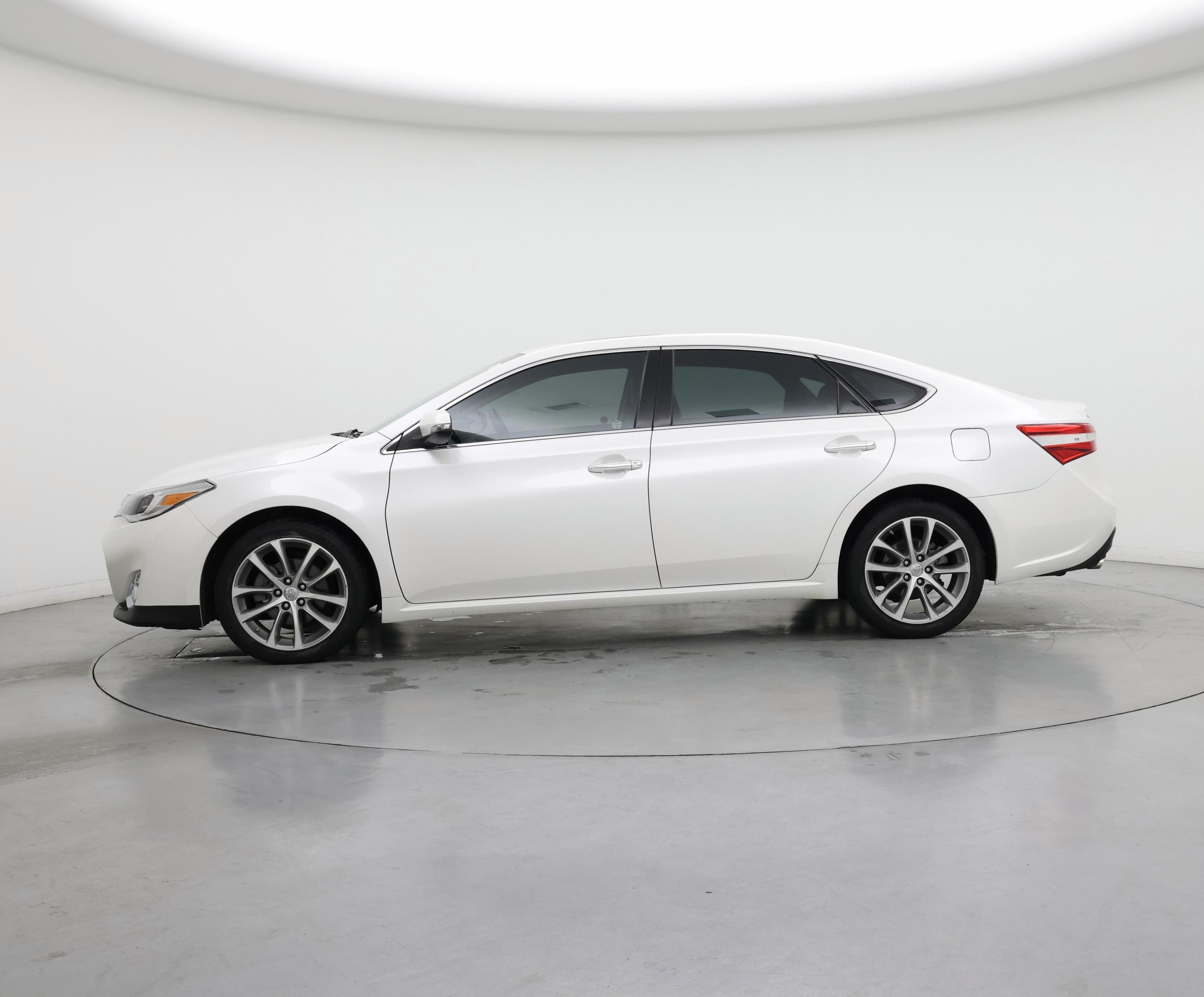 Thumbnail: 2015 Toyota Avalon - 3