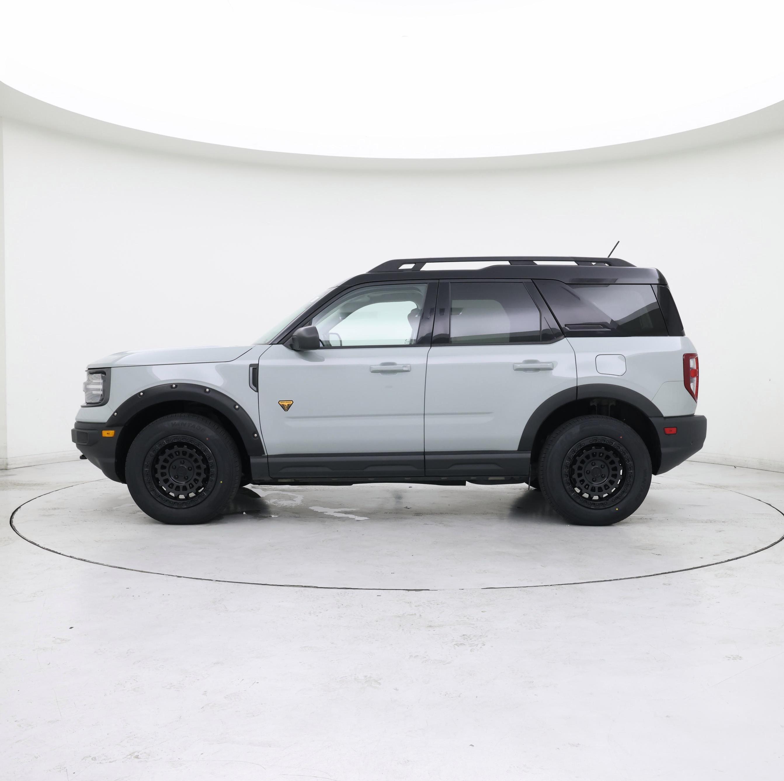 Thumbnail: 2021 Ford Bronco Sport - 3