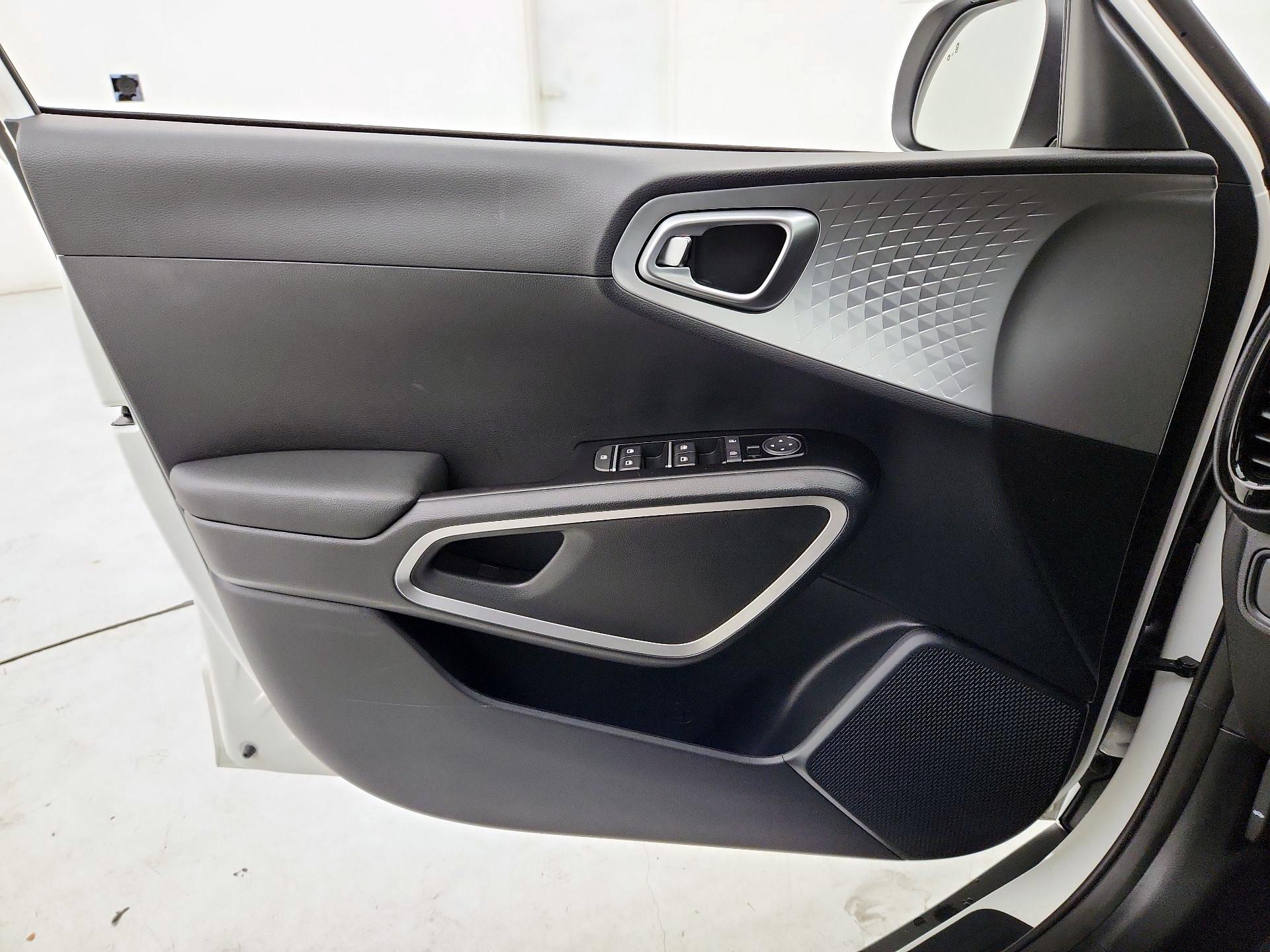 Thumbnail: 2022 Kia Soul - 12