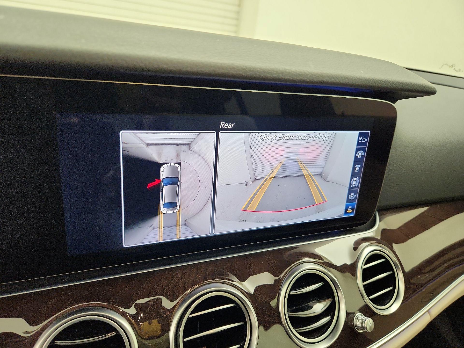 Thumbnail: 2020 Mercedes-Benz E-Class - 15