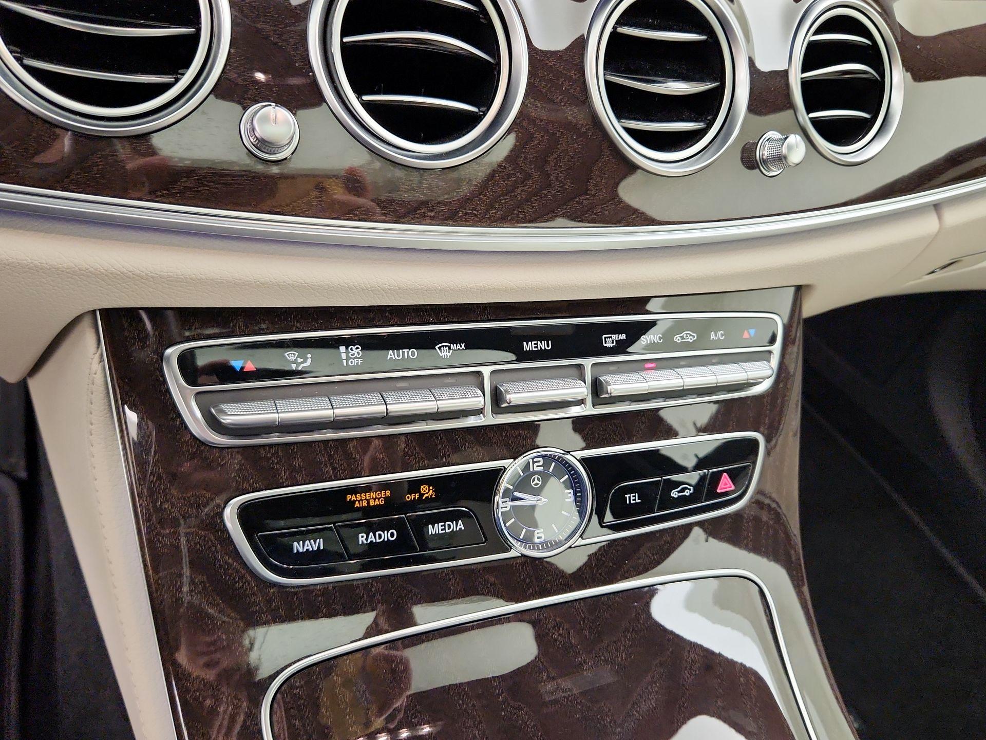 Thumbnail: 2020 Mercedes-Benz E-Class - 17