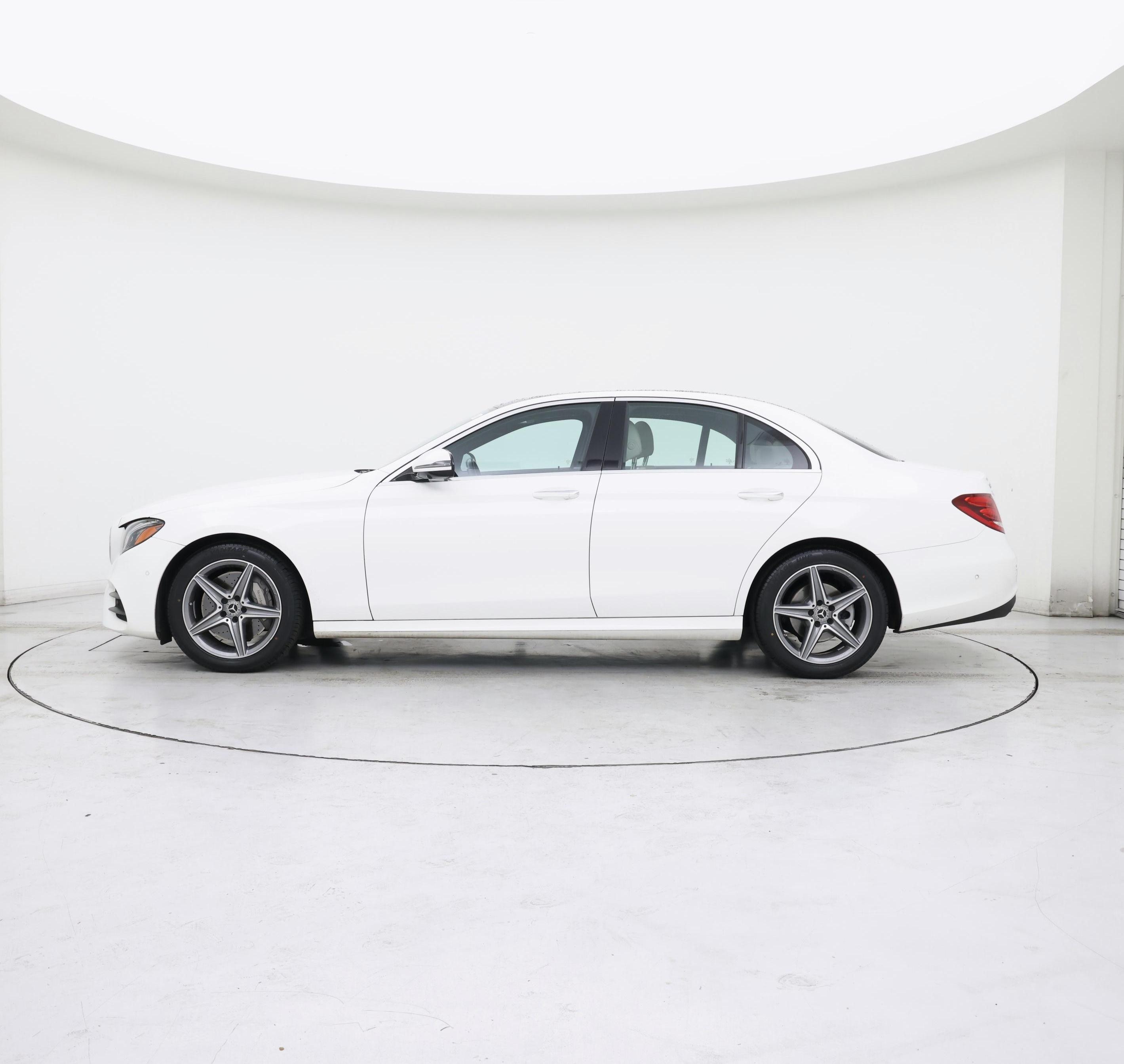Thumbnail: 2020 Mercedes-Benz E-Class - 3