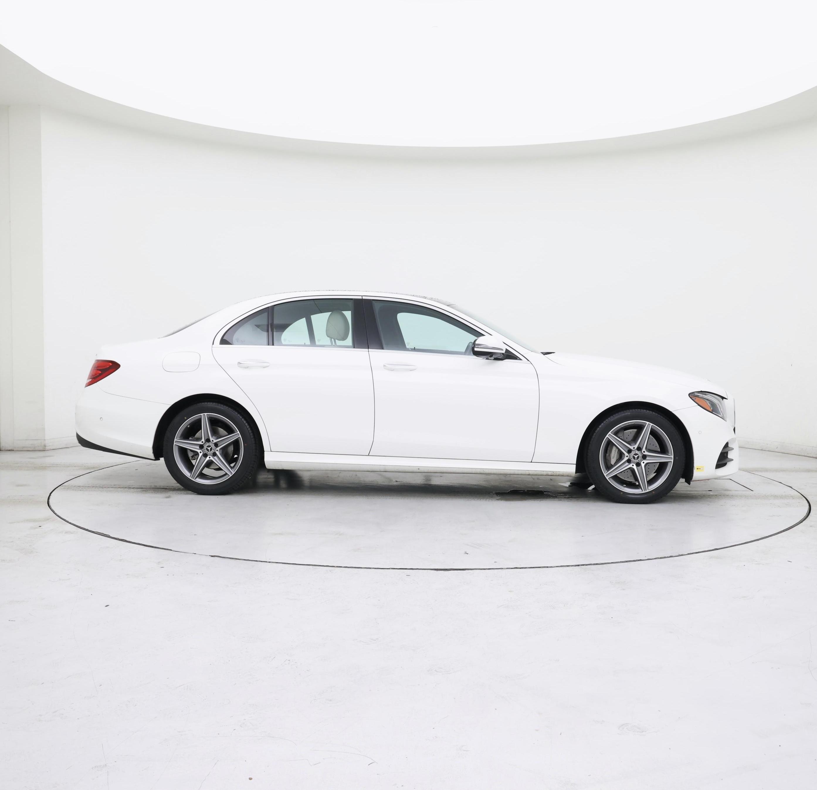 Thumbnail: 2020 Mercedes-Benz E-Class - 7
