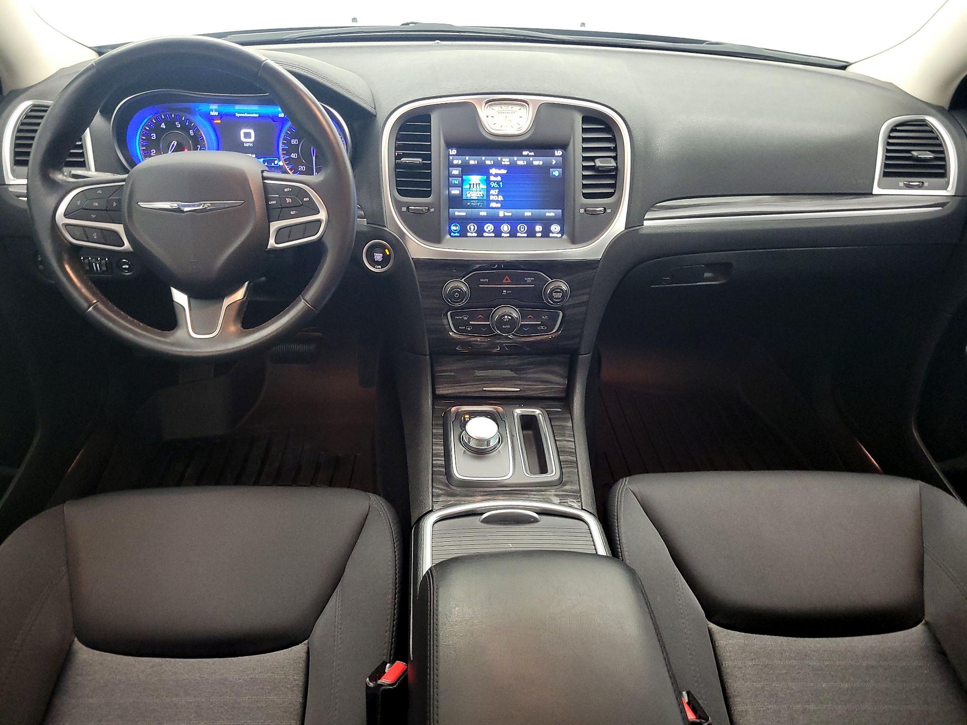 Thumbnail: 2019 Chrysler 300 - 9