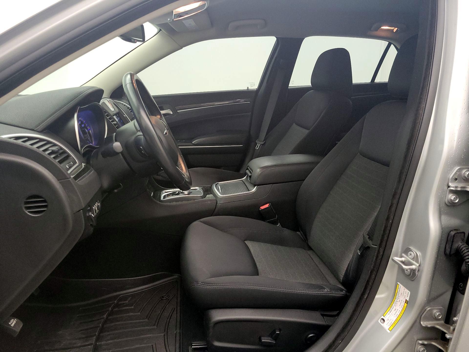 Thumbnail: 2019 Chrysler 300 - 11