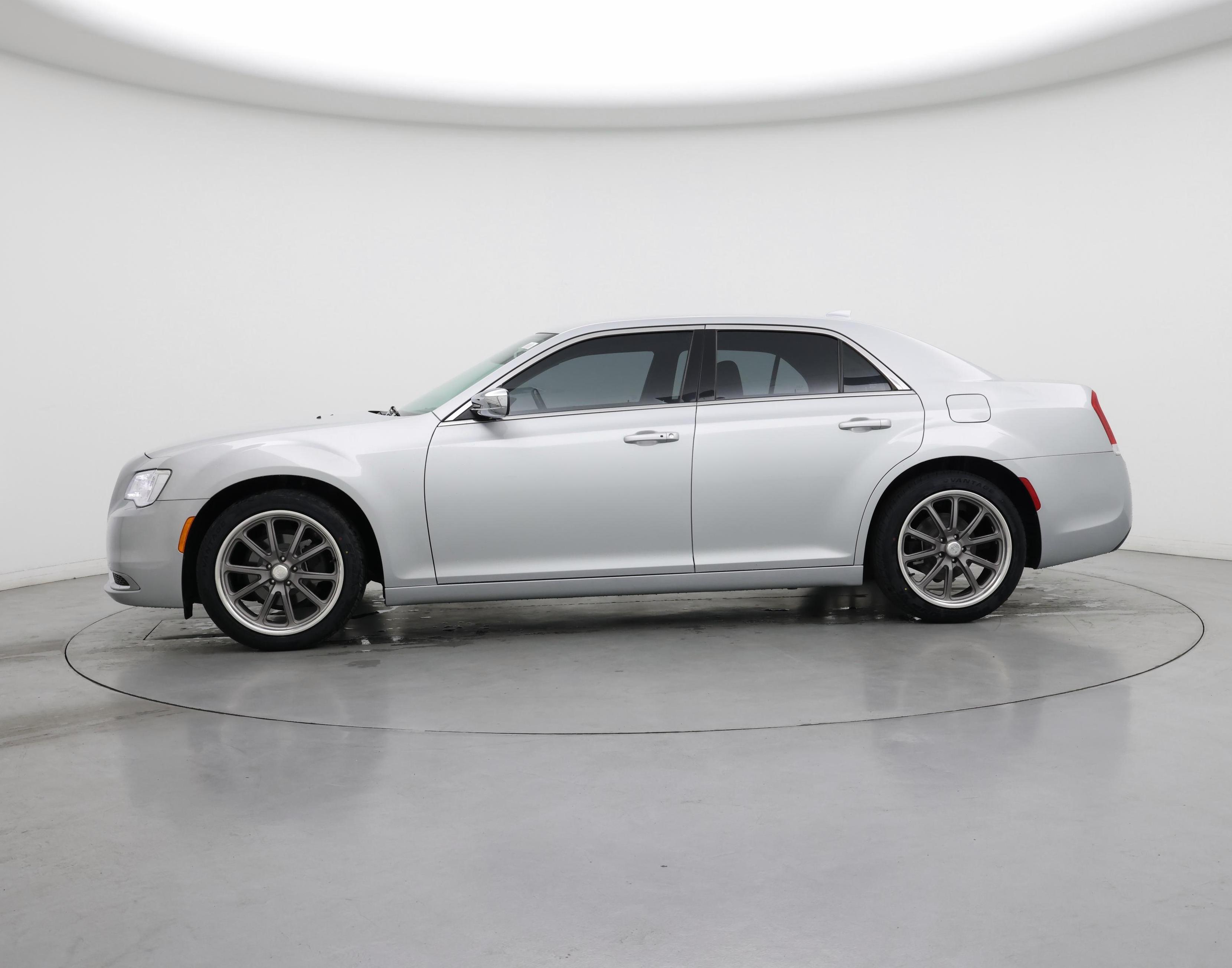 Thumbnail: 2019 Chrysler 300 - 3