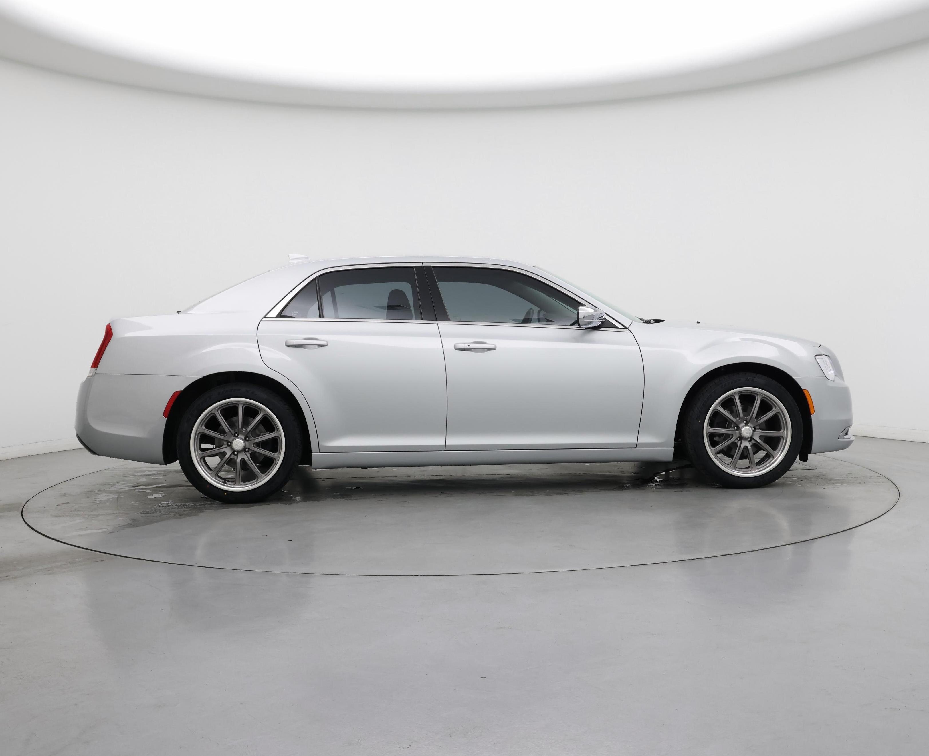 Thumbnail: 2019 Chrysler 300 - 7