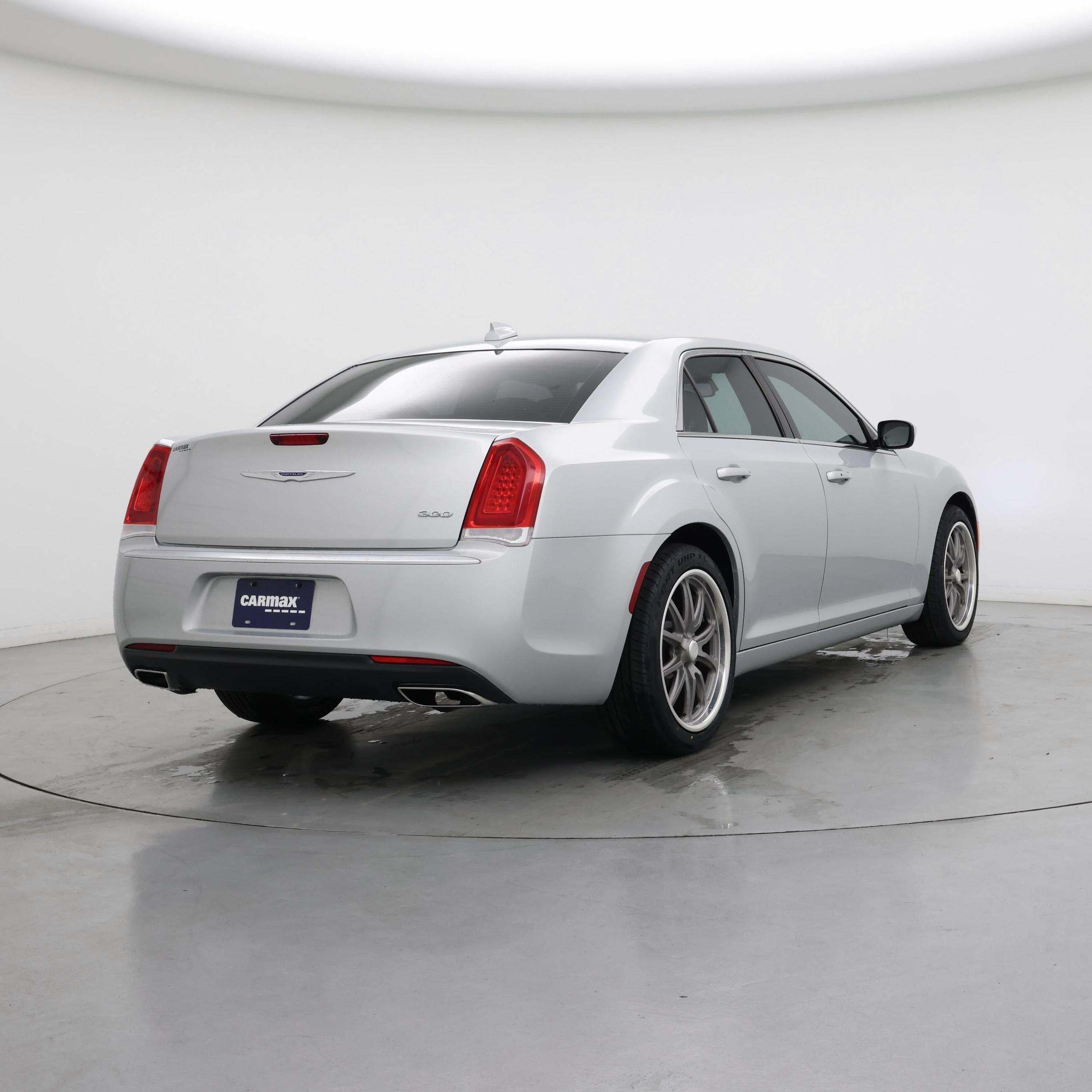 Thumbnail: 2019 Chrysler 300 - 8