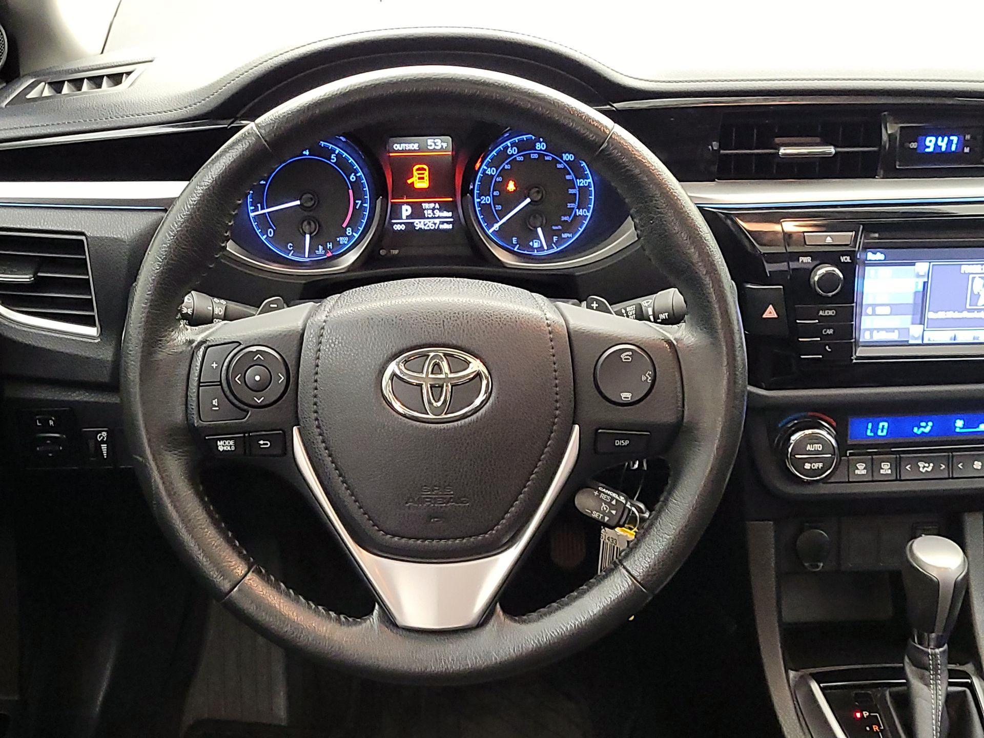 Thumbnail: 2015 Toyota Corolla - 10