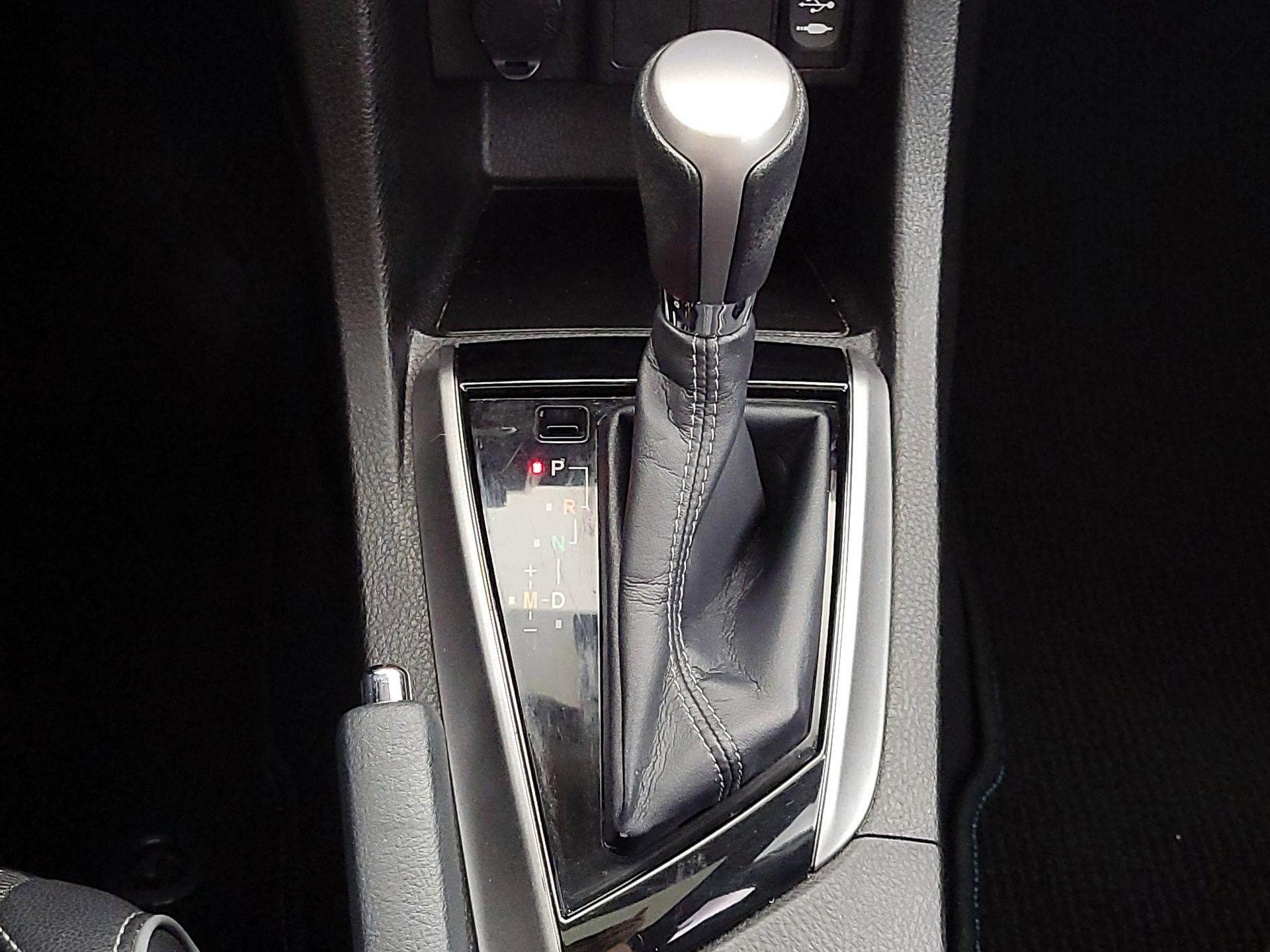 Thumbnail: 2015 Toyota Corolla - 17