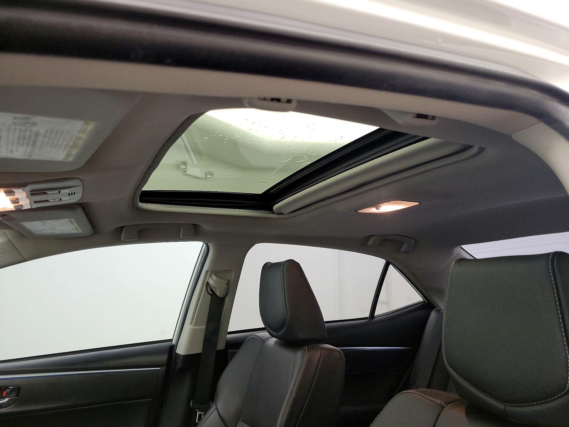 Thumbnail: 2015 Toyota Corolla - 19