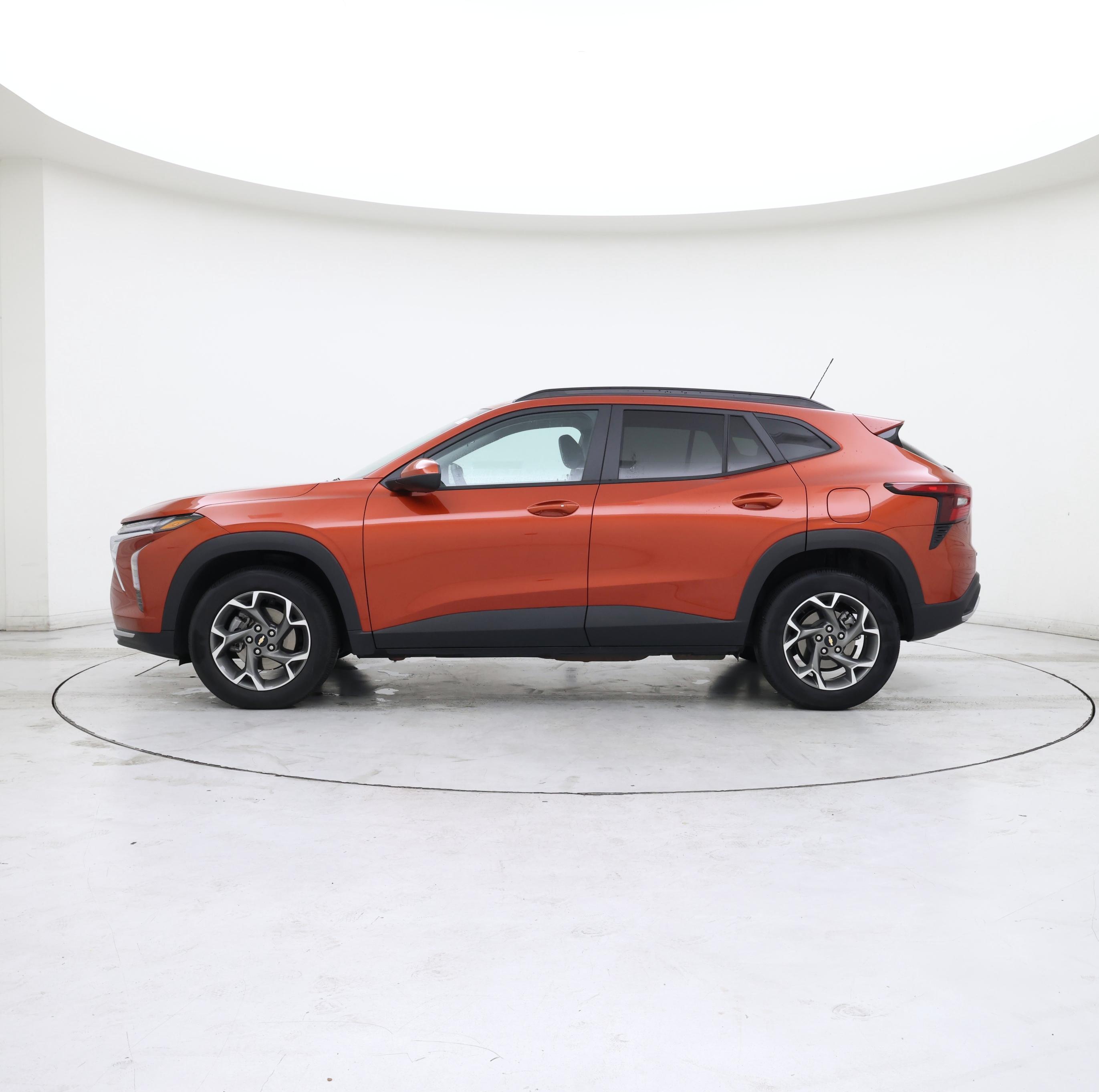 Thumbnail: 2024 Chevrolet Trax - 3