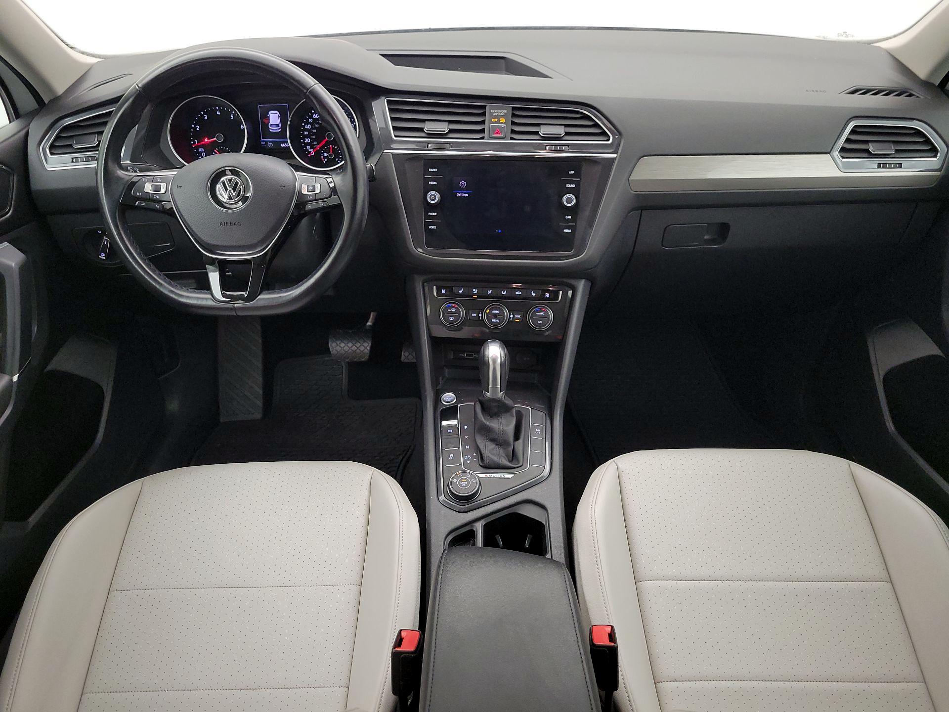 Thumbnail: 2018 Volkswagen Tiguan - 9