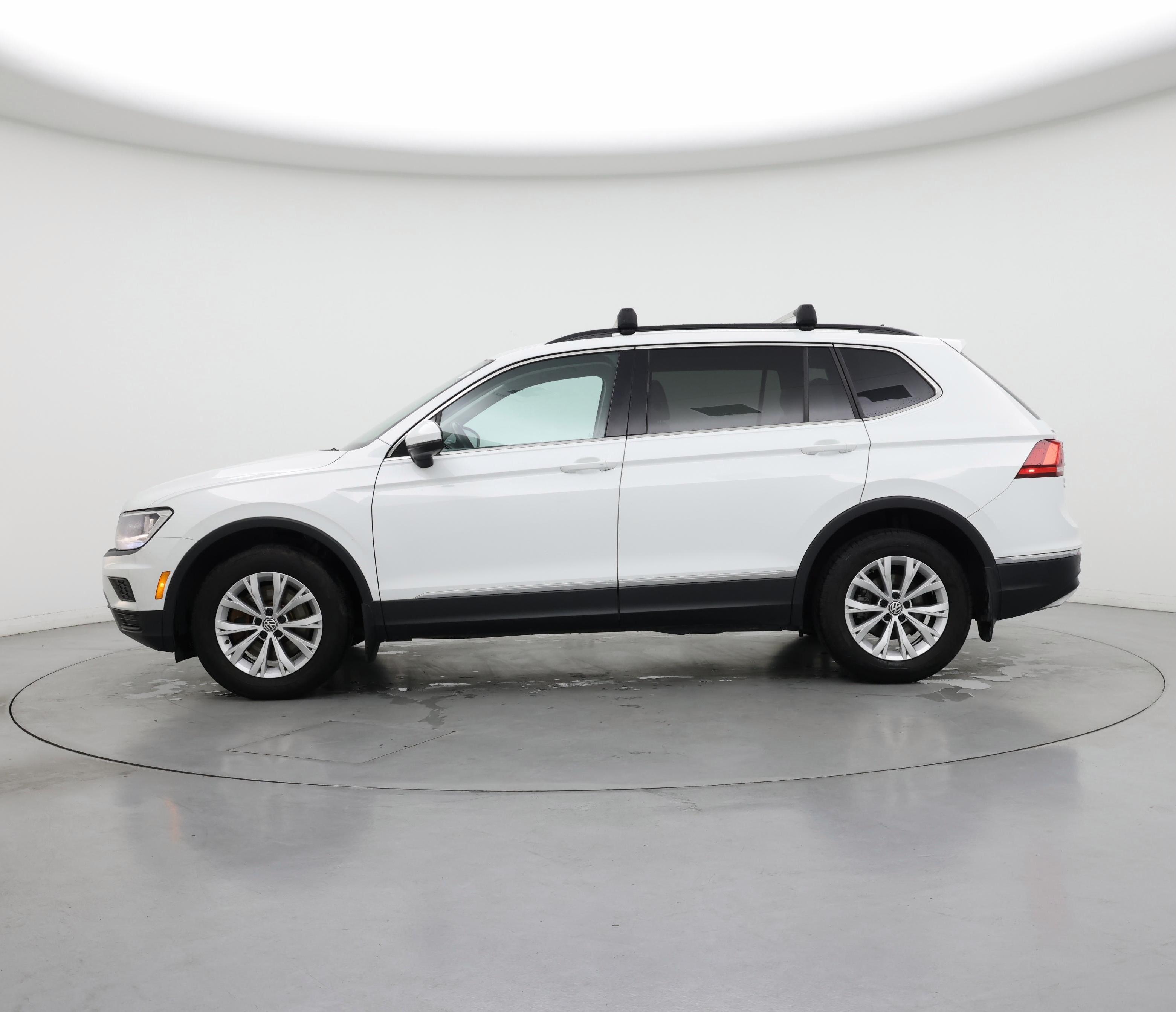 Thumbnail: 2018 Volkswagen Tiguan - 3