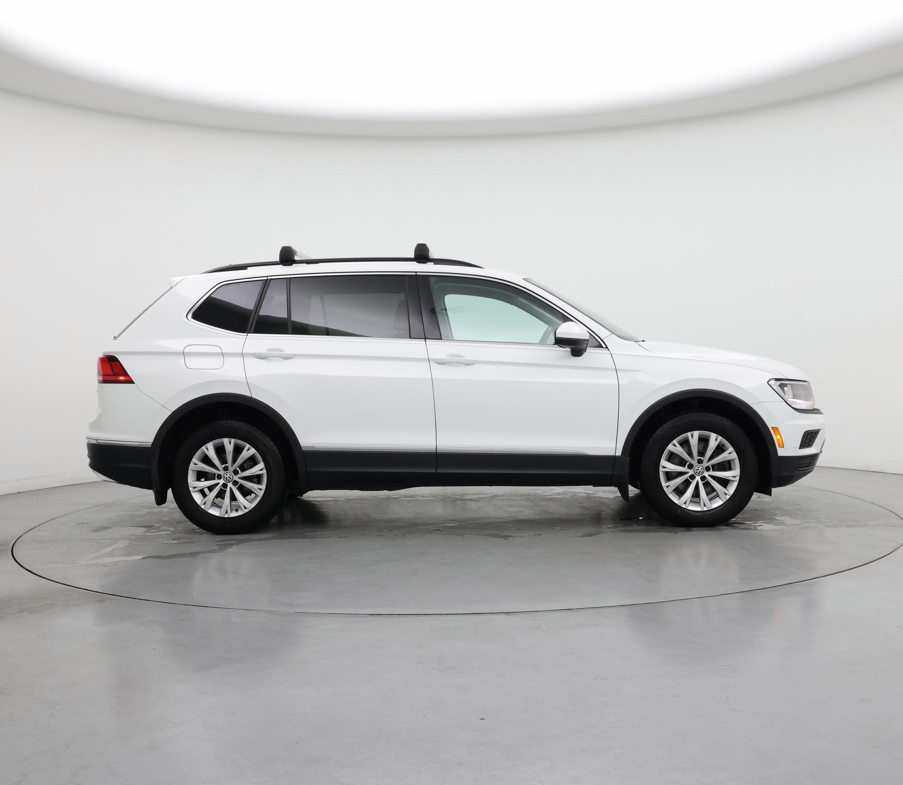 Thumbnail: 2018 Volkswagen Tiguan - 7