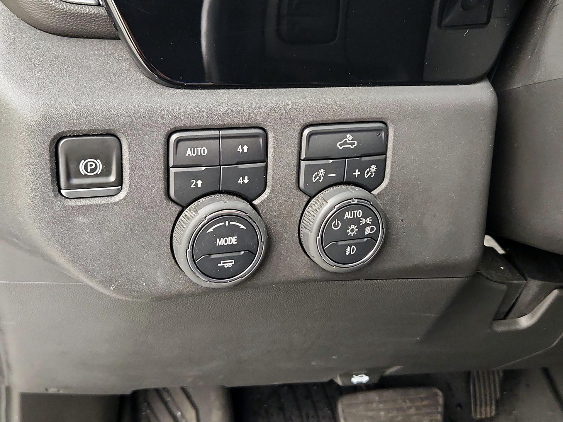 Thumbnail: 2022 Chevrolet Silverado 1500 - 13