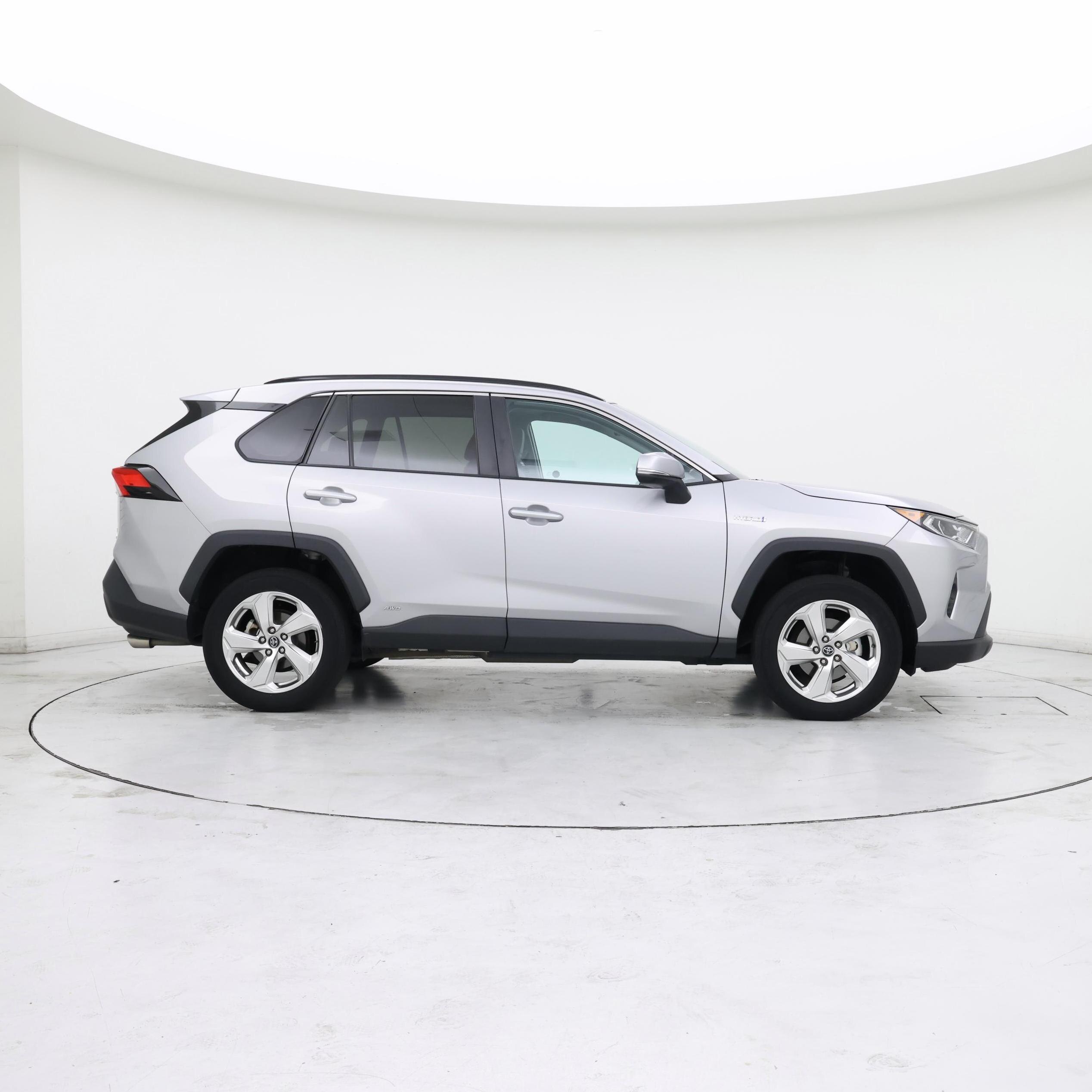 Thumbnail: 2021 Toyota RAV4 - 7