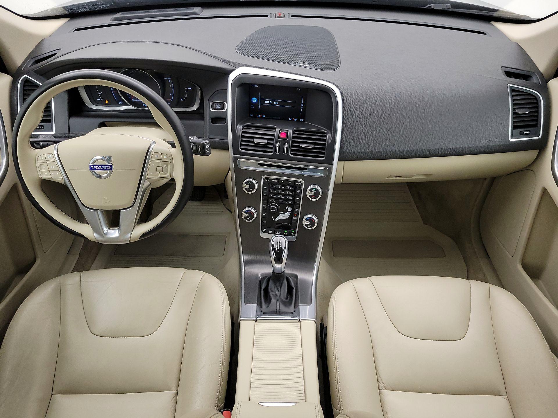 Thumbnail: 2016 Volvo XC60 - 9