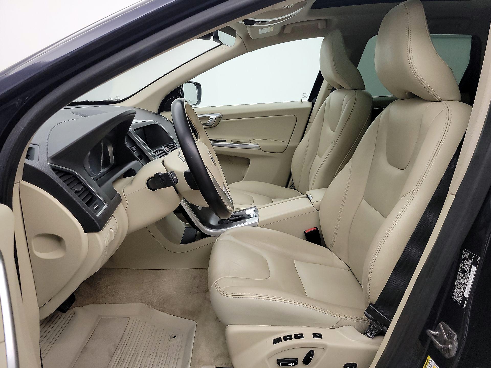 Thumbnail: 2016 Volvo XC60 - 11