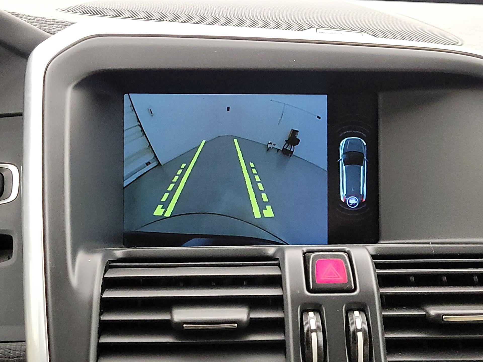 Thumbnail: 2016 Volvo XC60 - 14