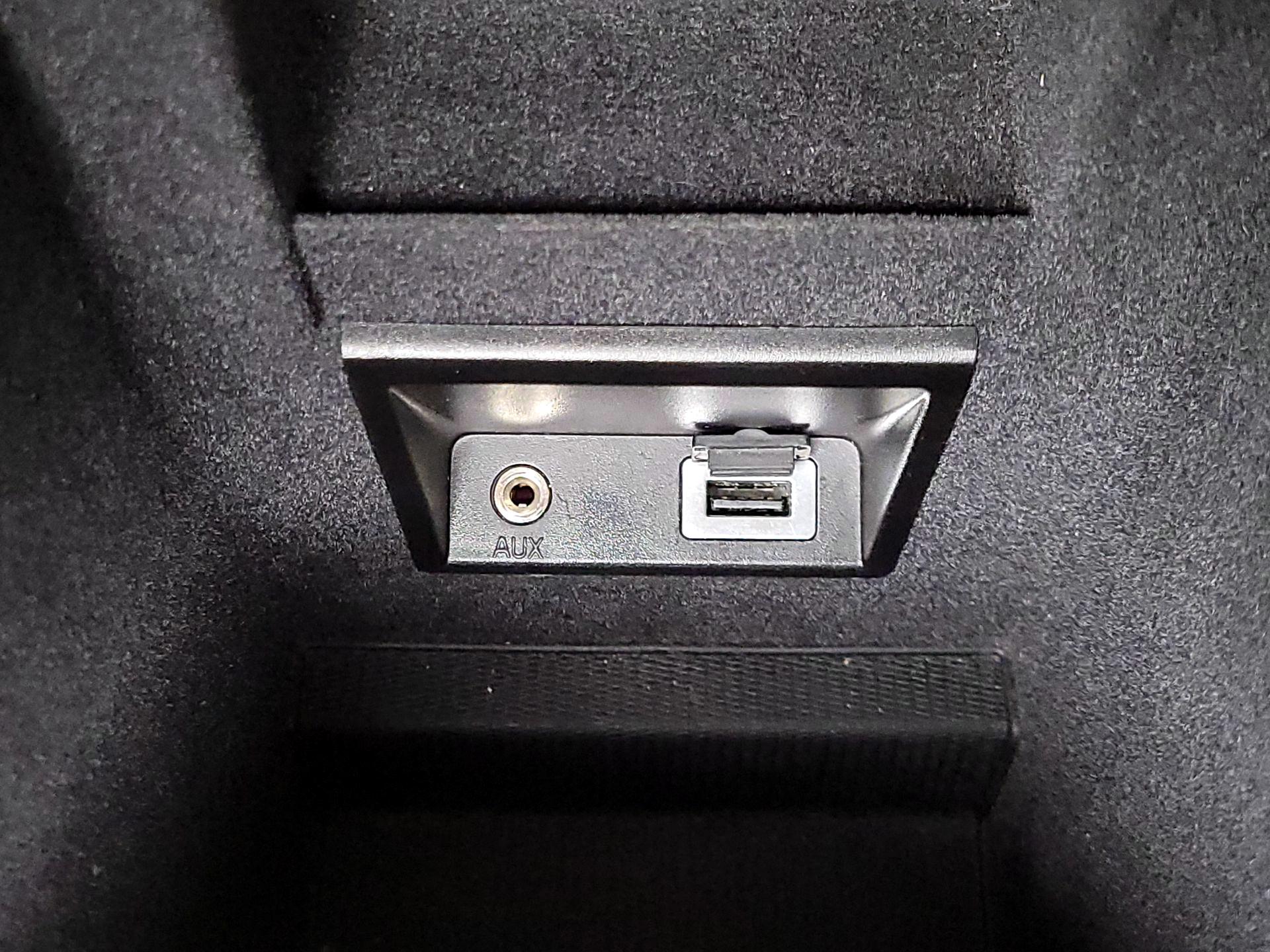 Thumbnail: 2016 Volvo XC60 - 18