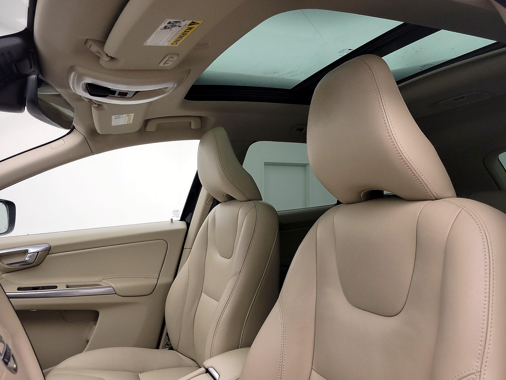 Thumbnail: 2016 Volvo XC60 - 19