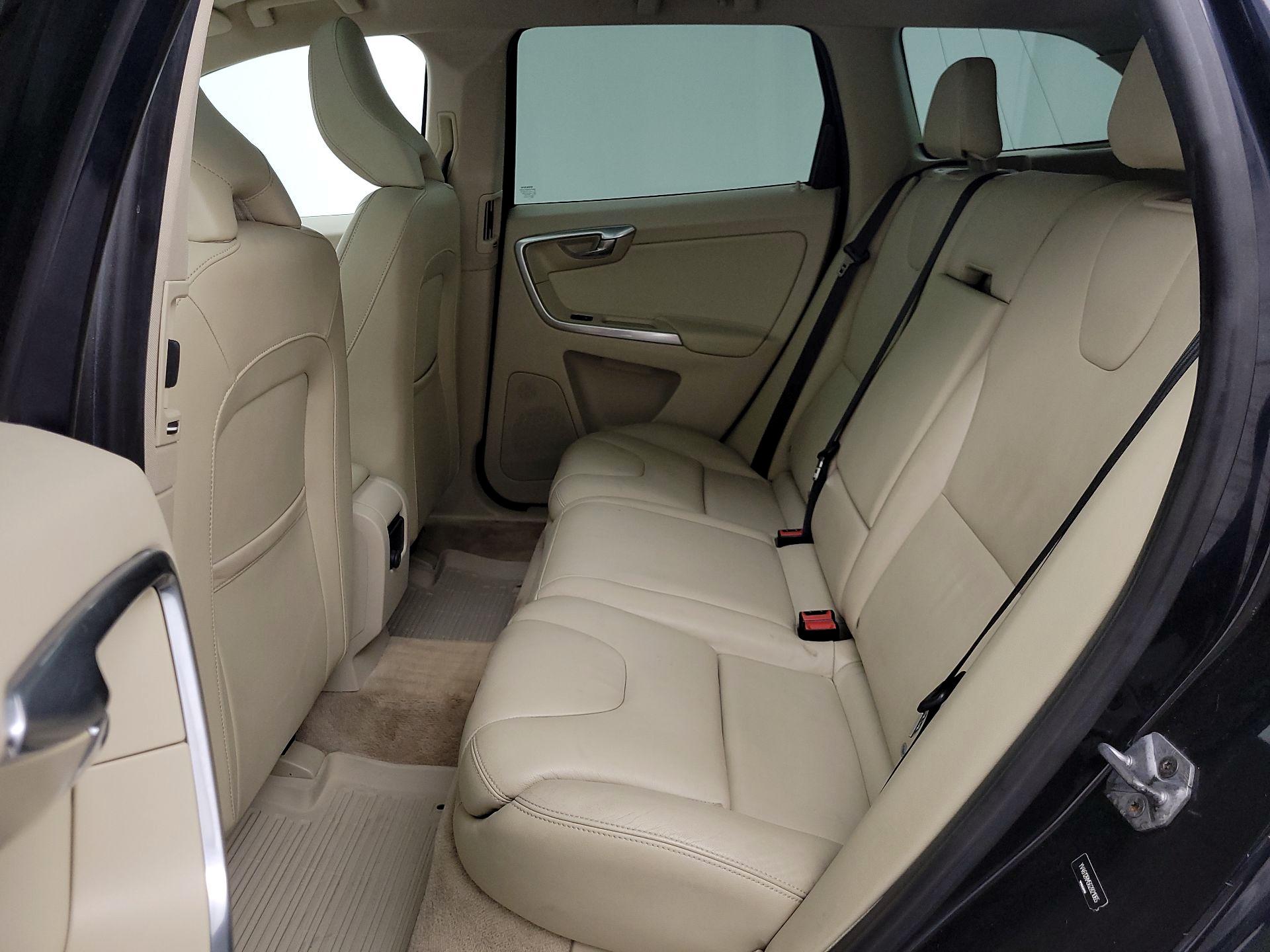 Thumbnail: 2016 Volvo XC60 - 20