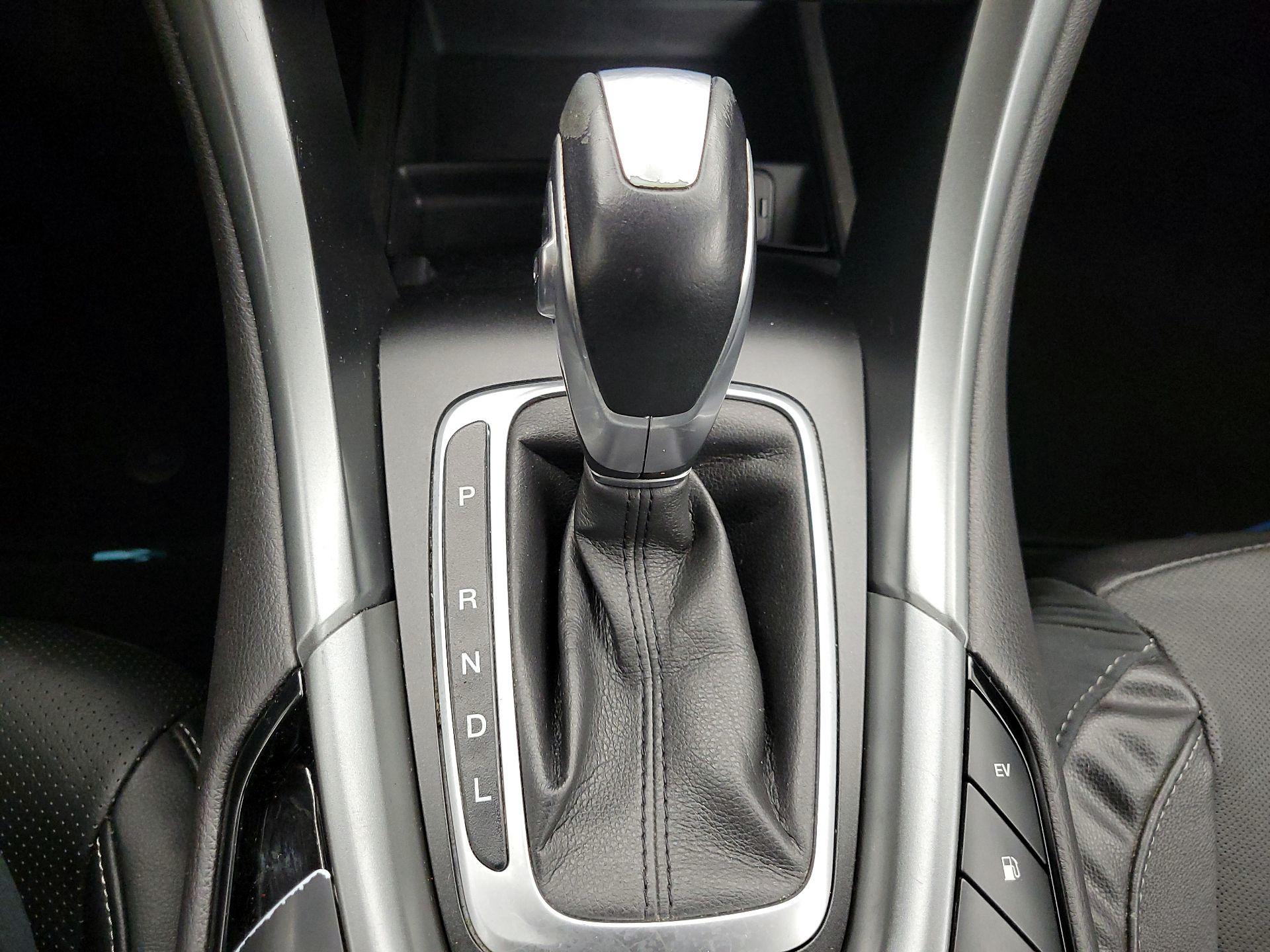 Thumbnail: 2014 Ford Fusion - 18