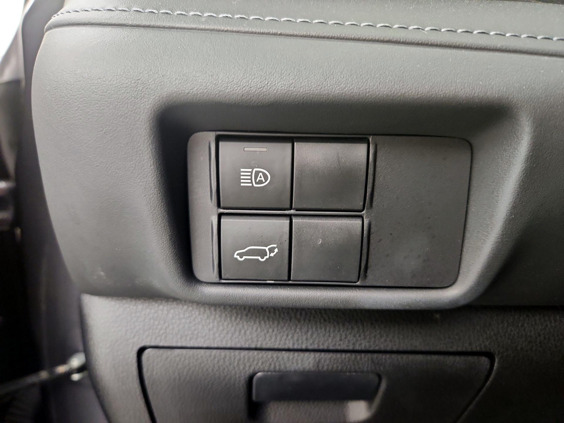 Thumbnail: 2021 Toyota Highlander - 13