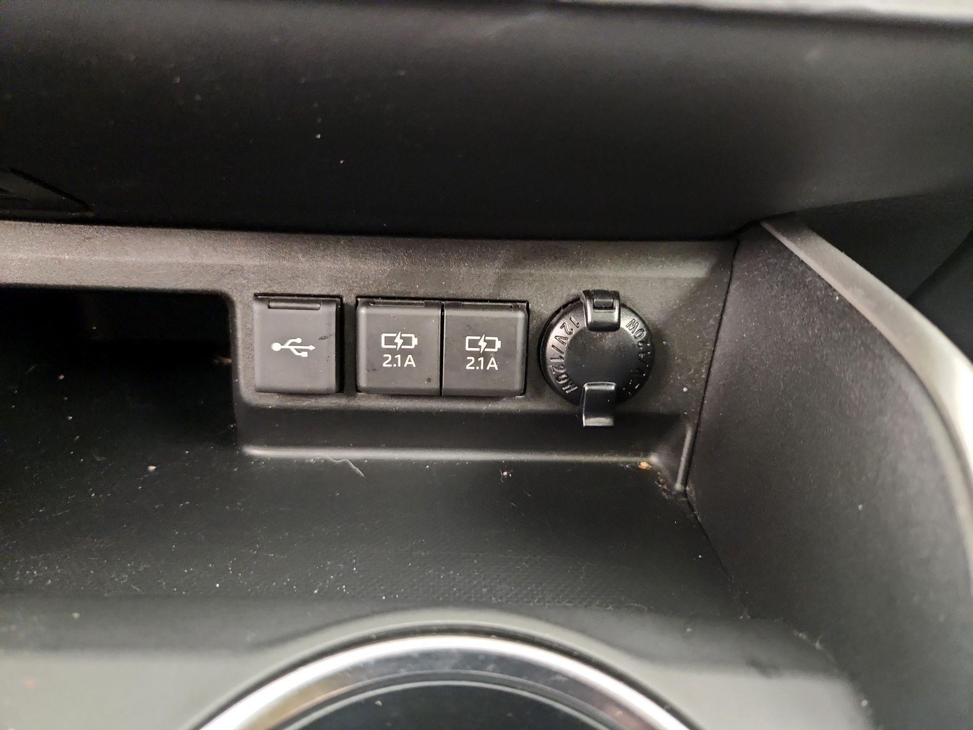 Thumbnail: 2021 Toyota Highlander - 18