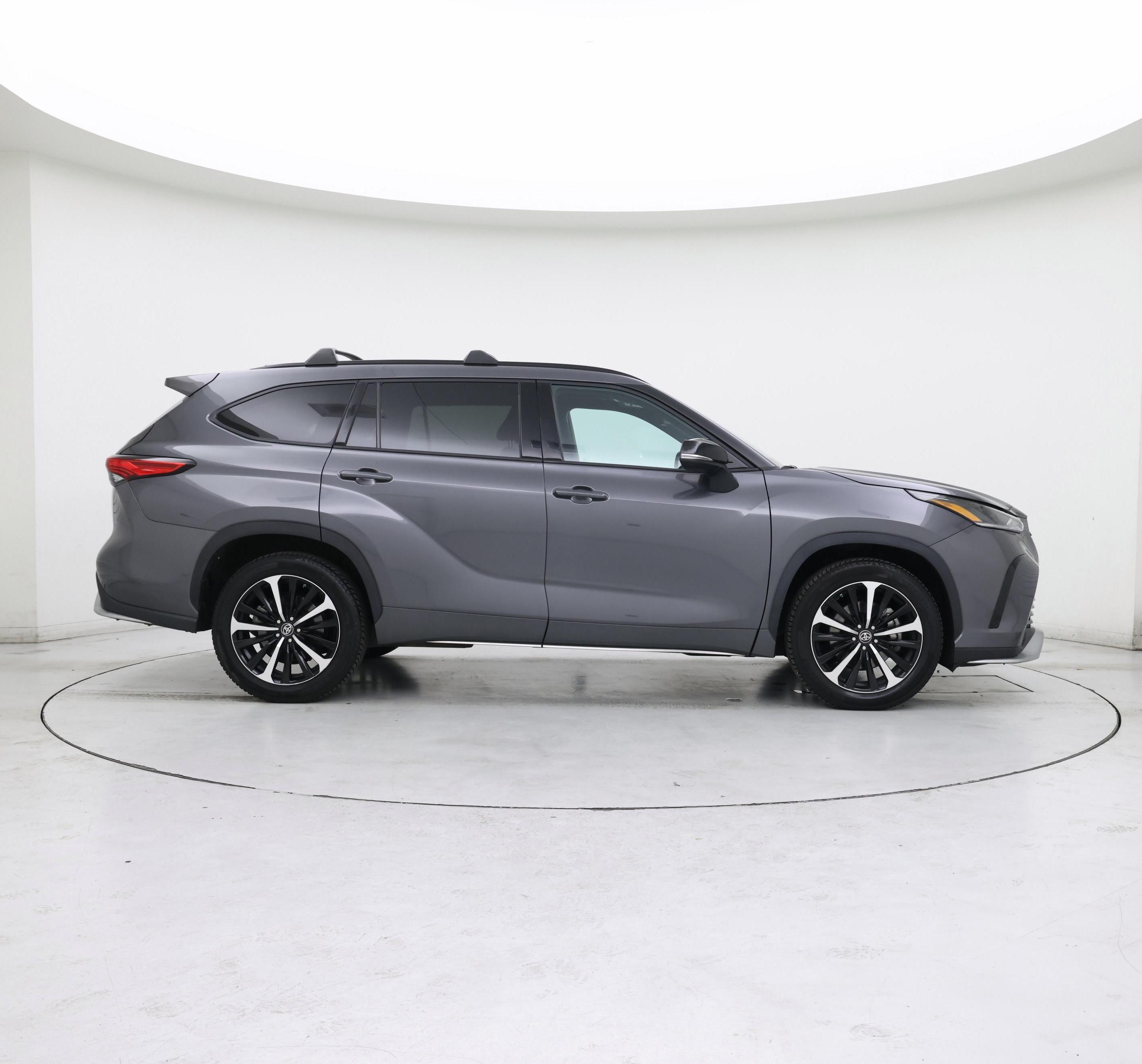 Thumbnail: 2021 Toyota Highlander - 7