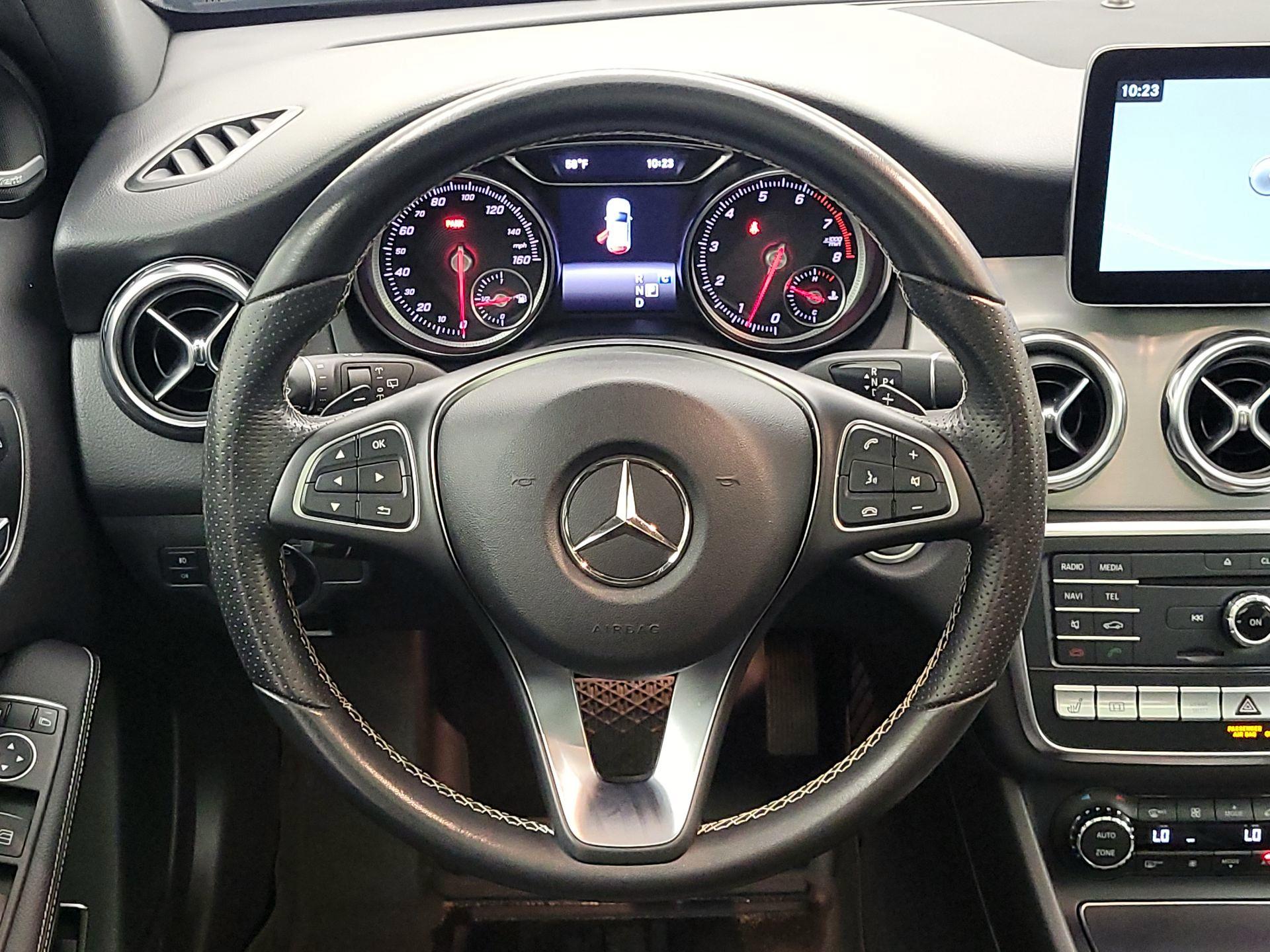 Thumbnail: 2018 Mercedes-Benz GLA - 10